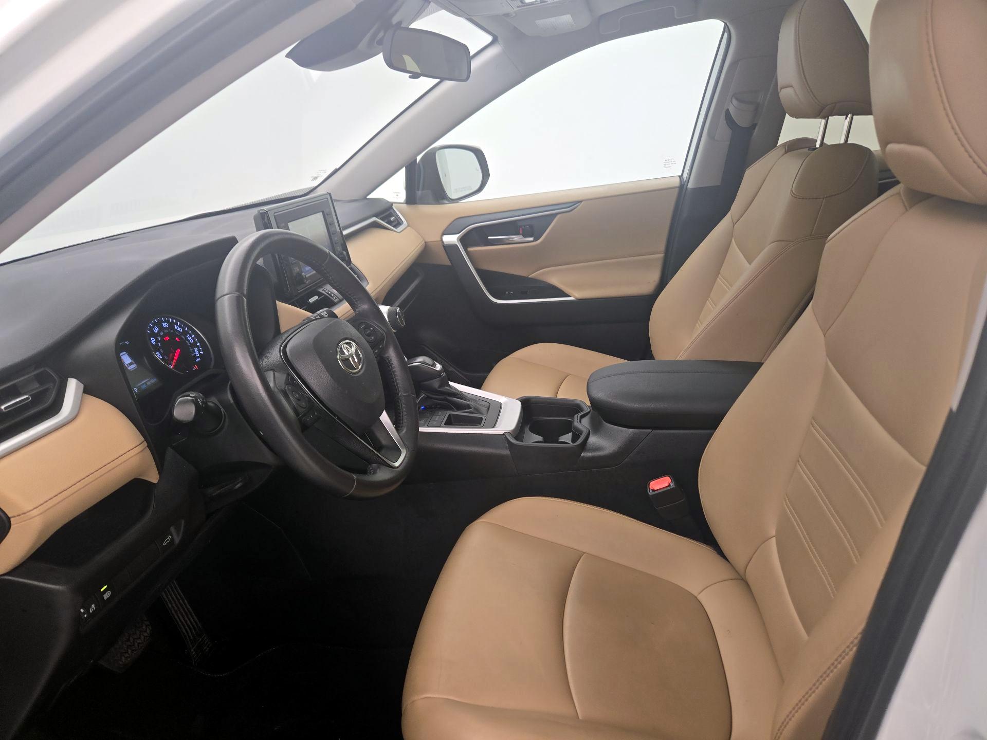 Thumbnail: 2021 Toyota RAV4 - 11