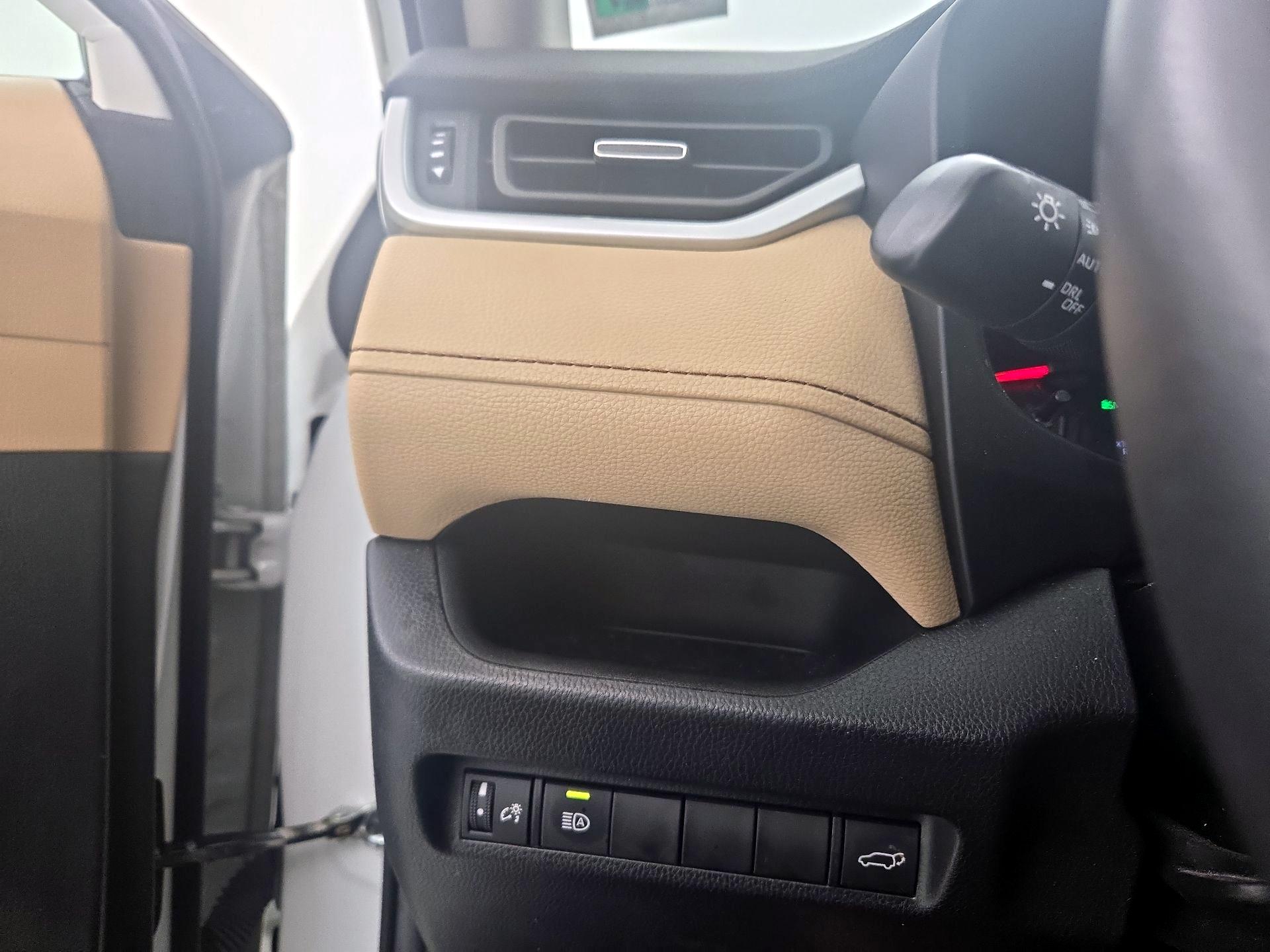 Thumbnail: 2021 Toyota RAV4 - 13