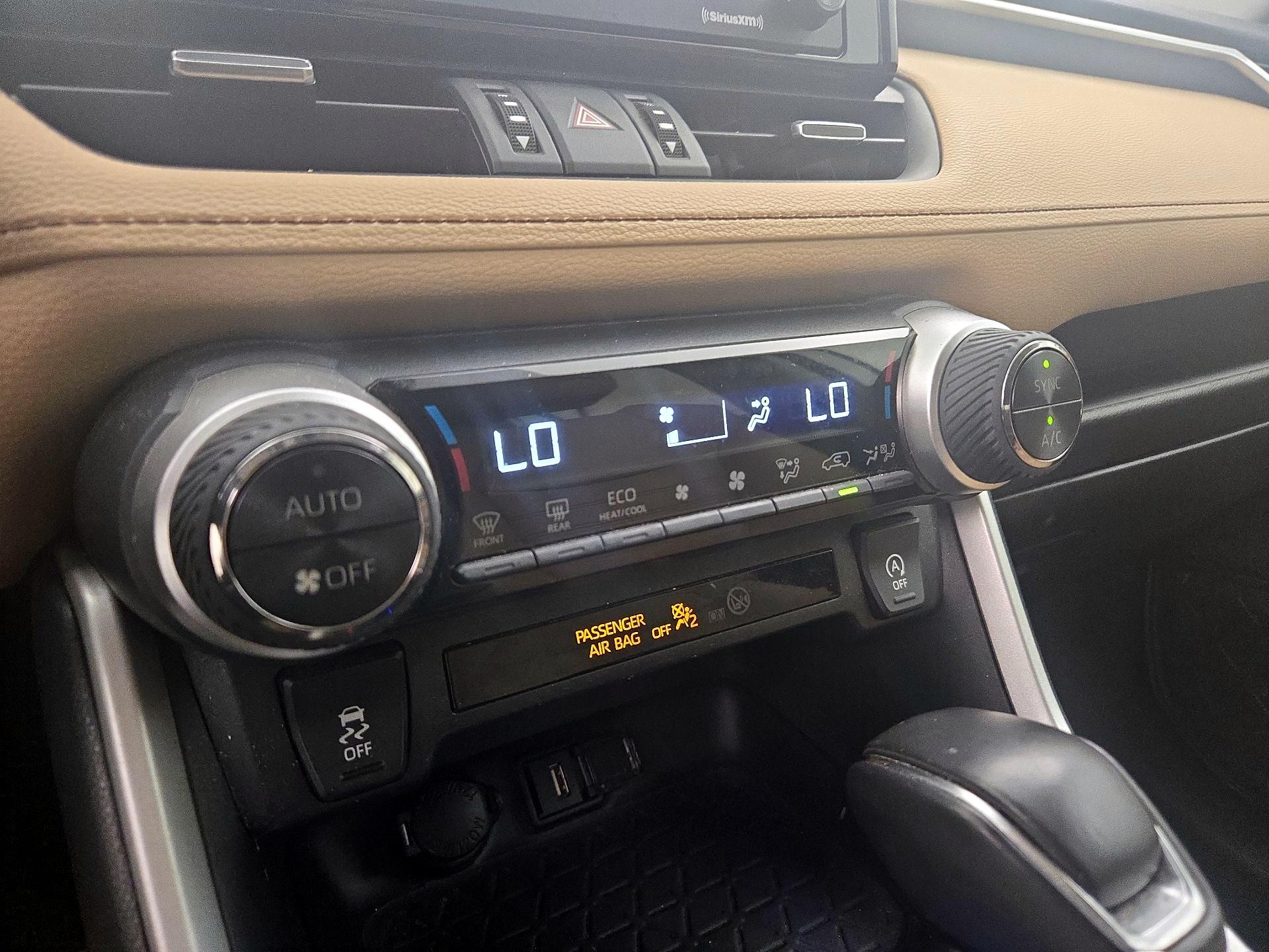 Thumbnail: 2021 Toyota RAV4 - 16