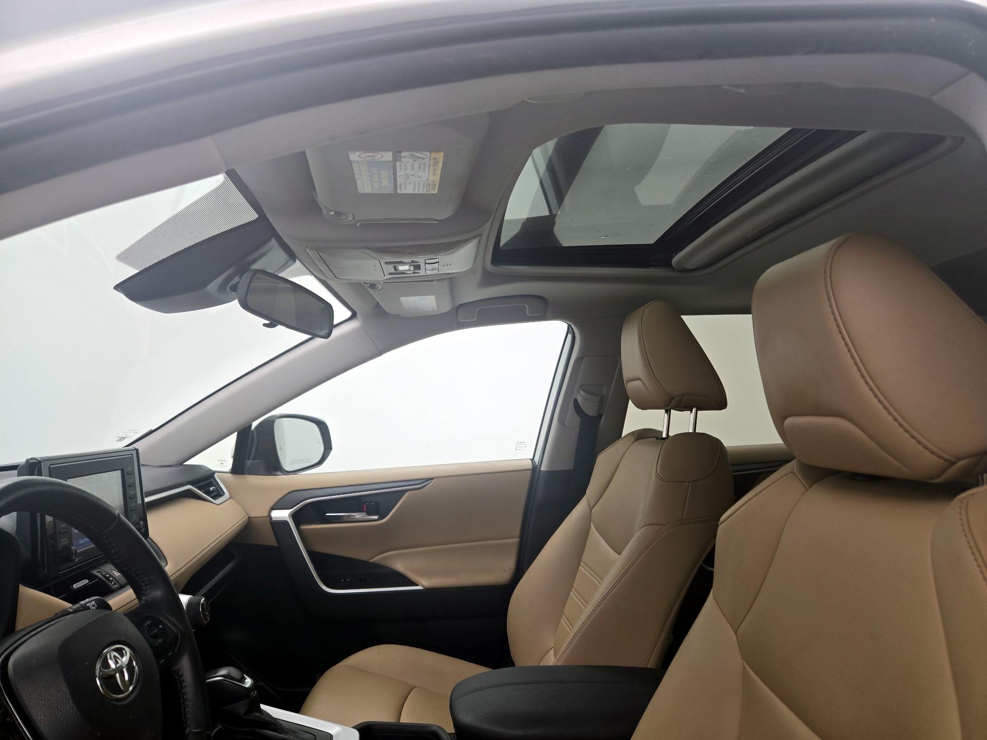 Thumbnail: 2021 Toyota RAV4 - 19