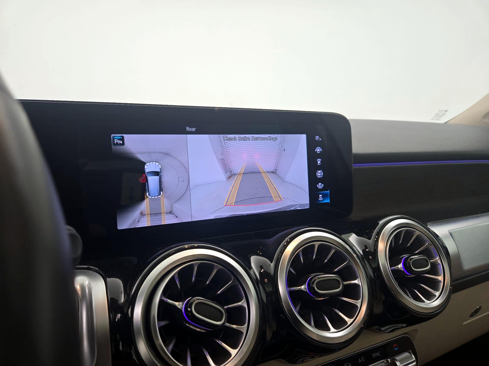 Thumbnail: 2022 Mercedes-Benz GLB - 14