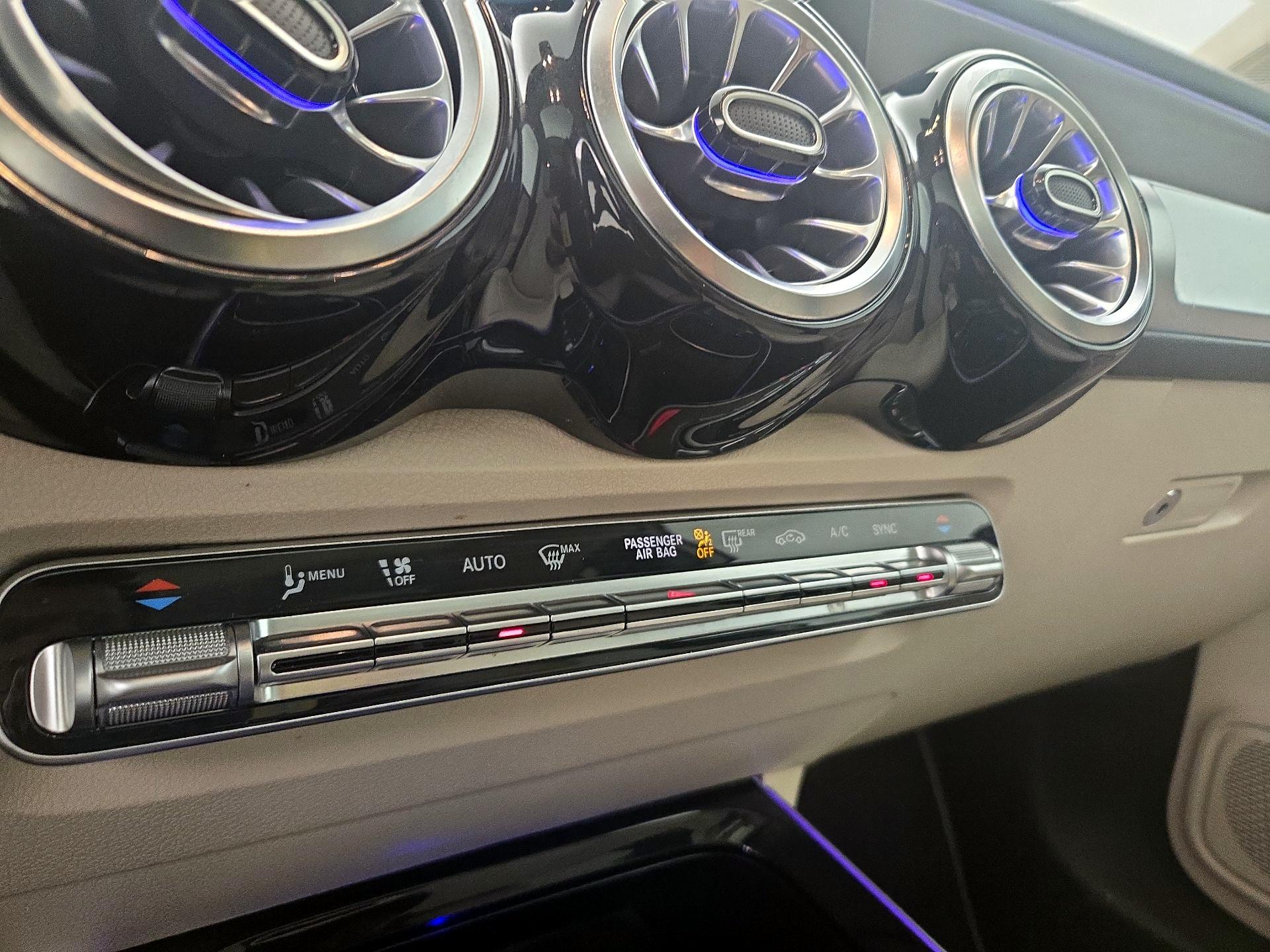 Thumbnail: 2022 Mercedes-Benz GLB - 16