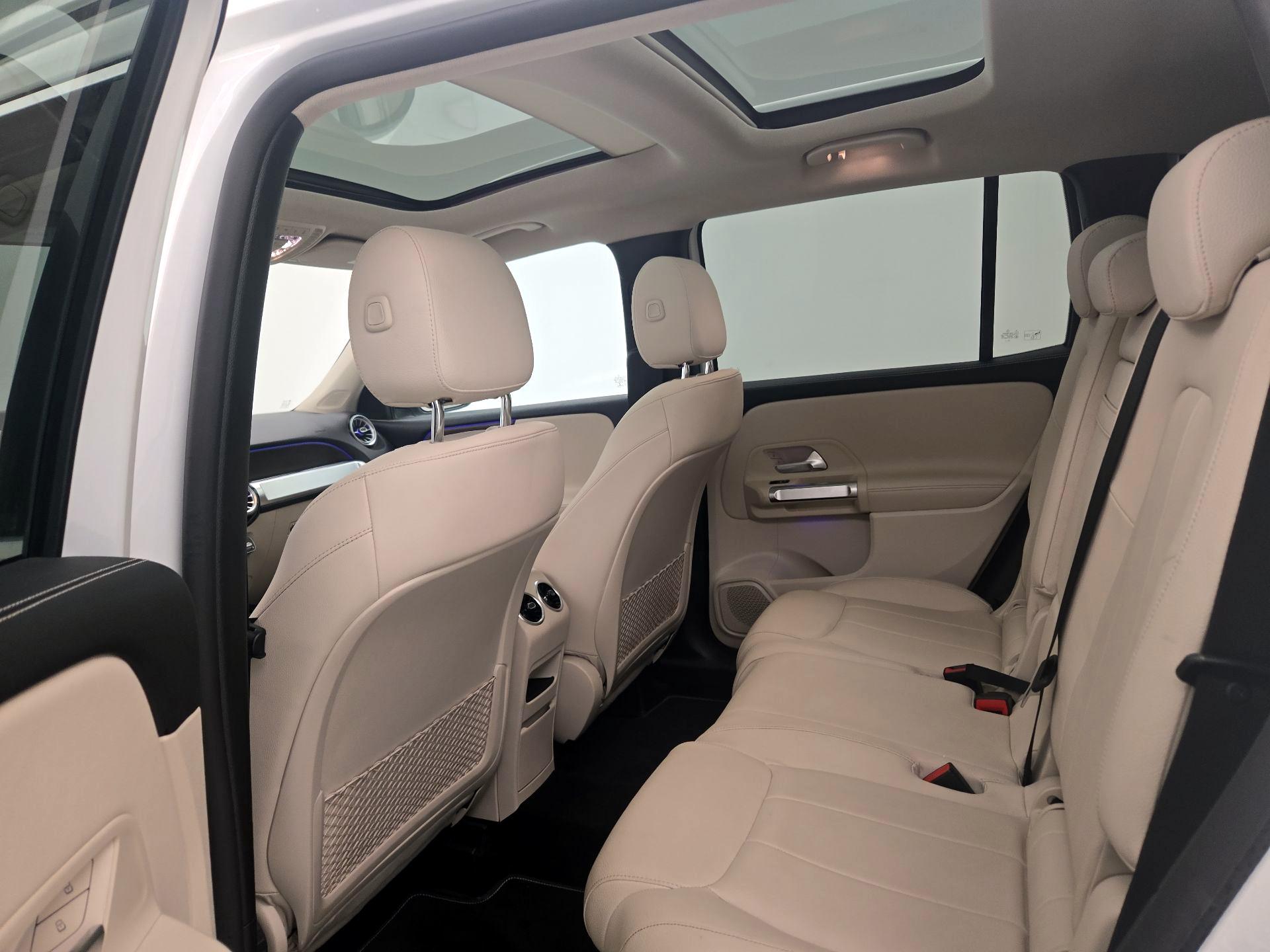 Thumbnail: 2022 Mercedes-Benz GLB - 20