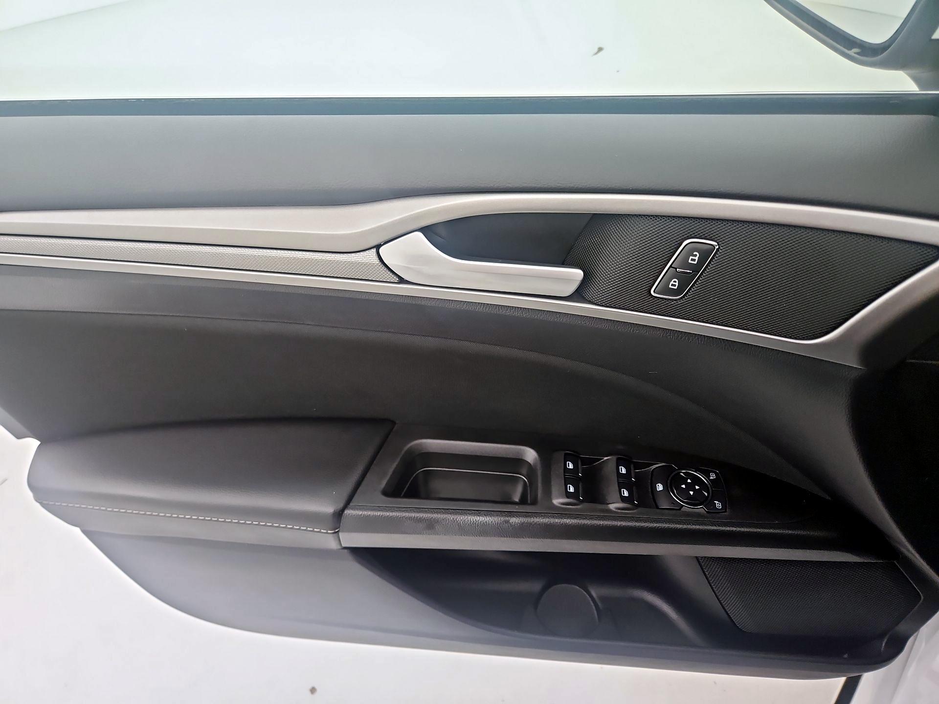 Thumbnail: 2020 Ford Fusion - 12