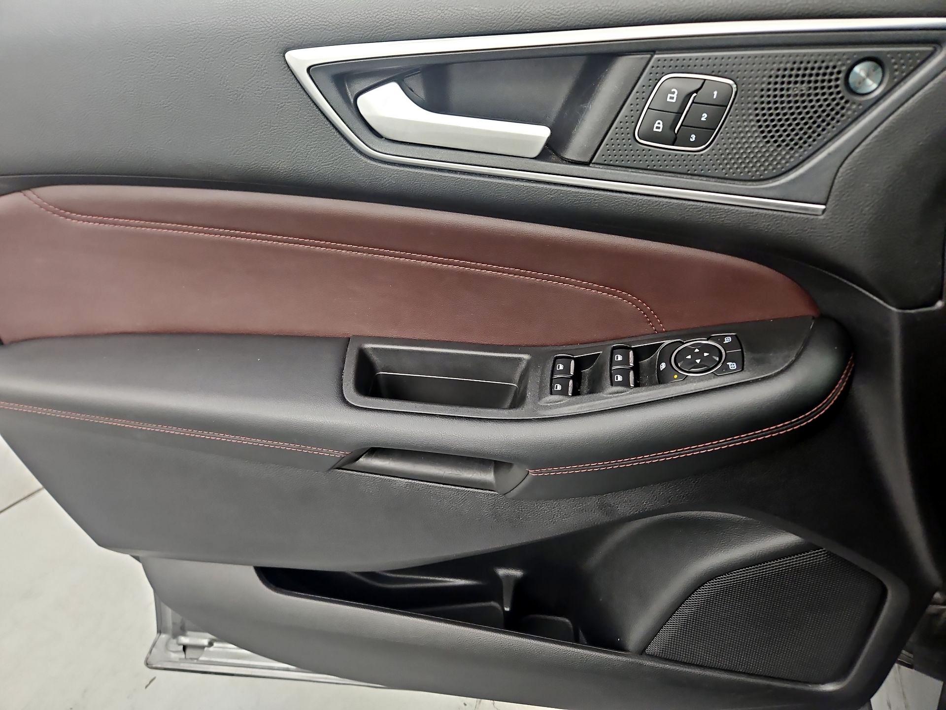 Thumbnail: 2022 Ford Edge - 12