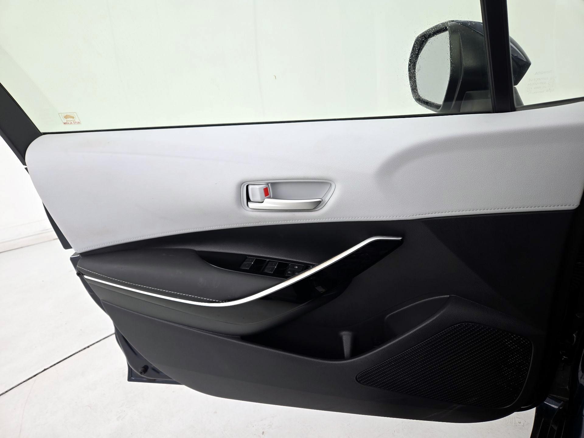 Thumbnail: 2021 Toyota Corolla - 12