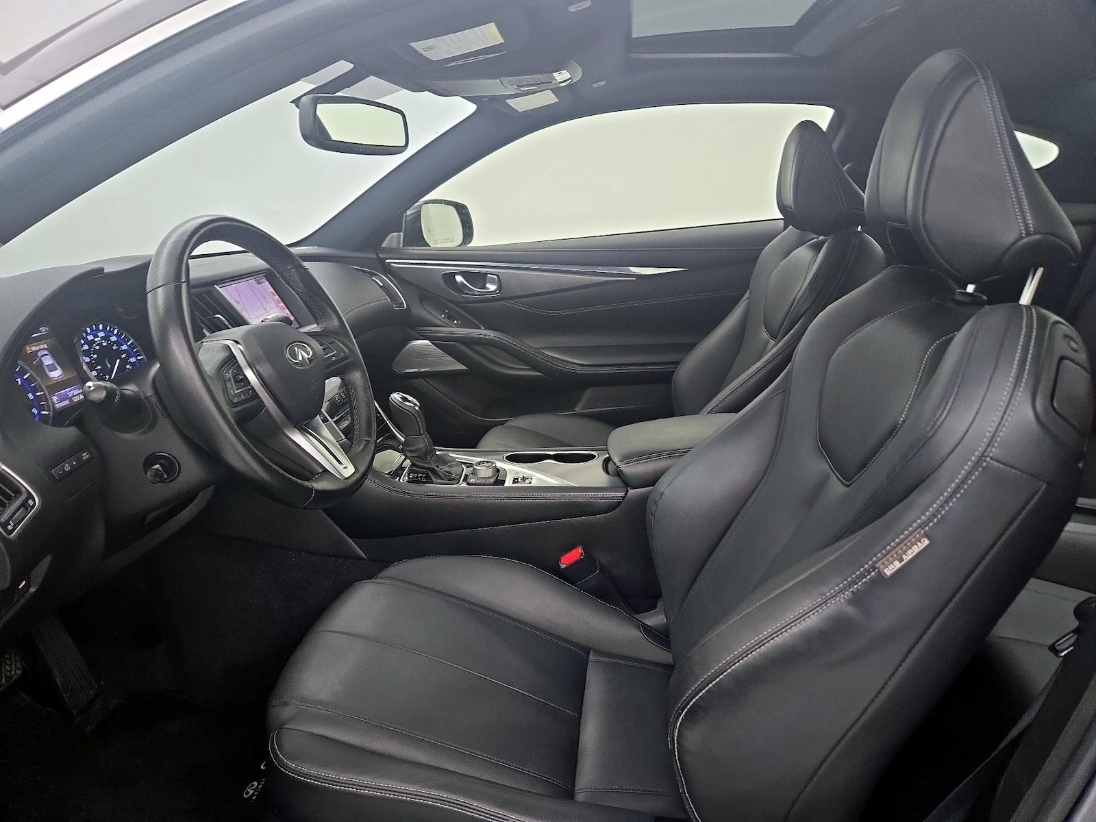 2018 INFINITI Q60 Coupe LUXE - Photo 12