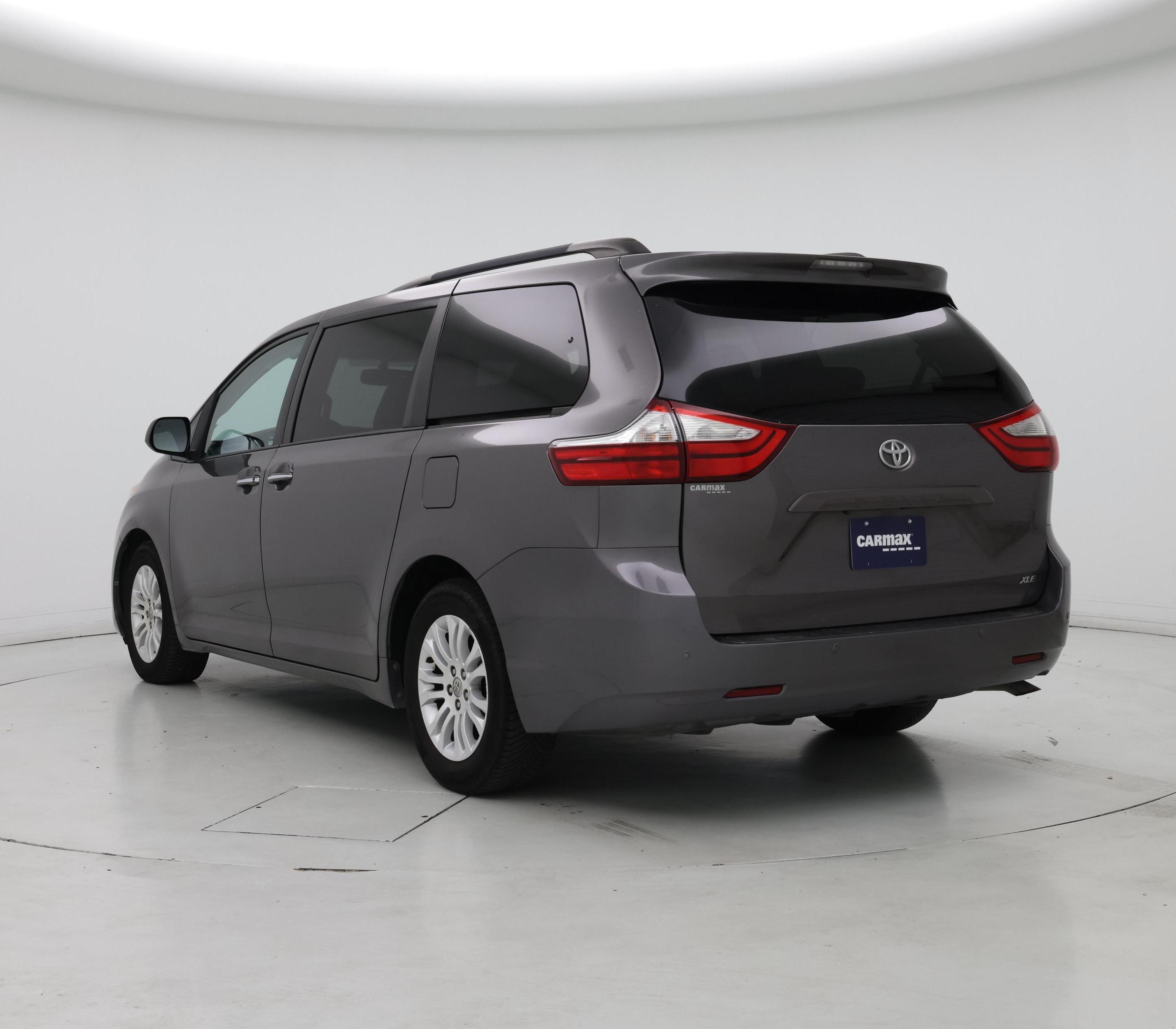Thumbnail: 2016 Toyota Sienna - 2