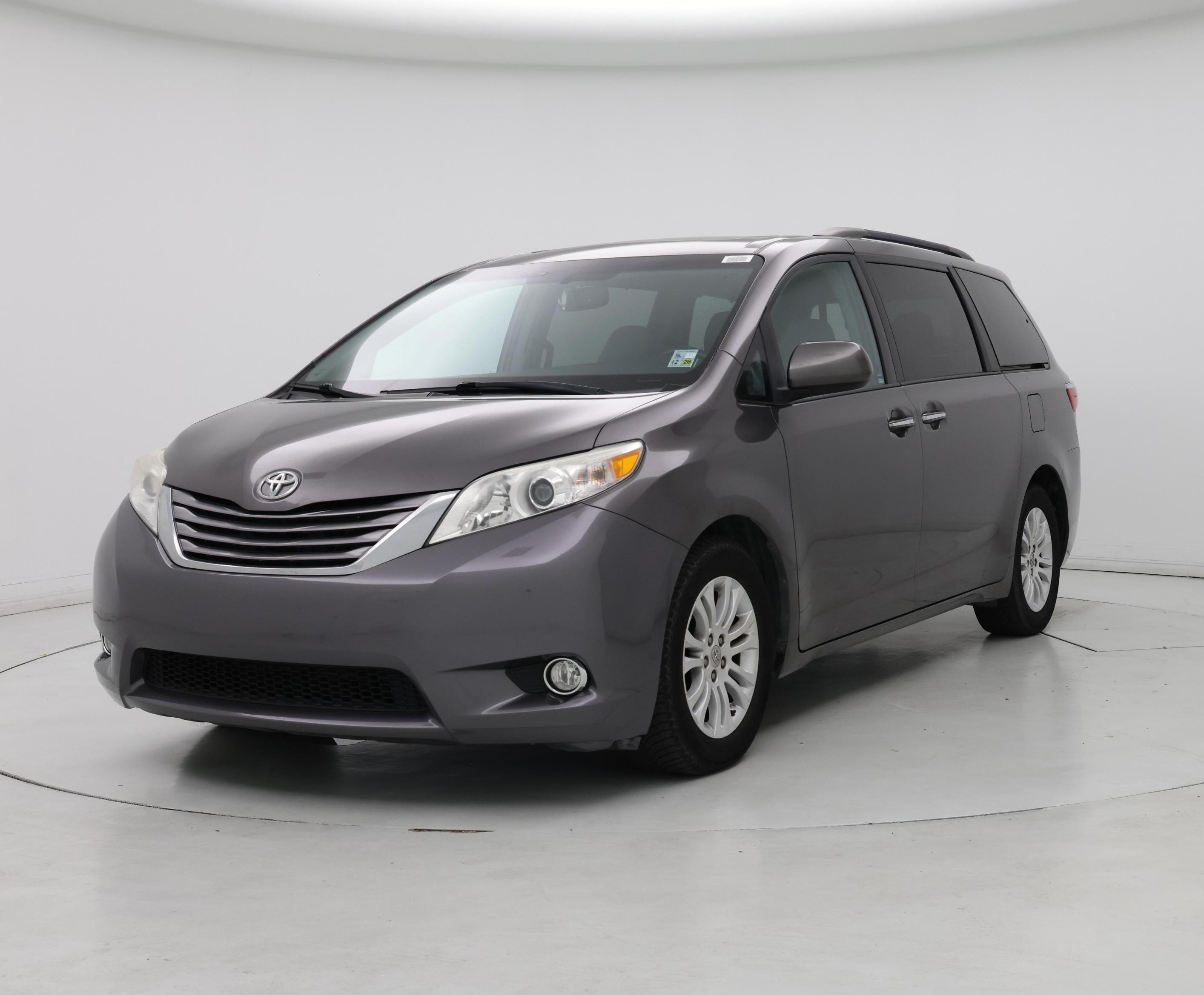 Thumbnail: 2016 Toyota Sienna - 4