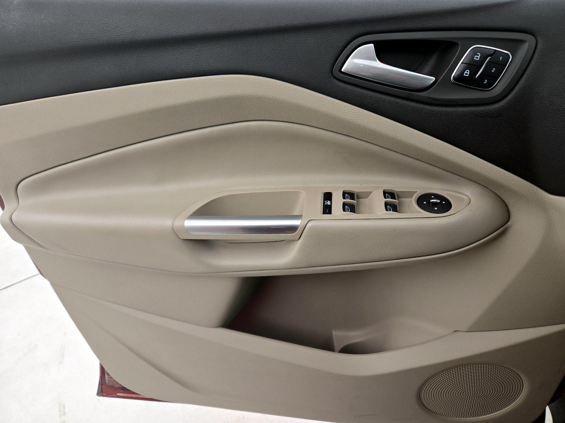 Thumbnail: 2014 Ford Escape - 12