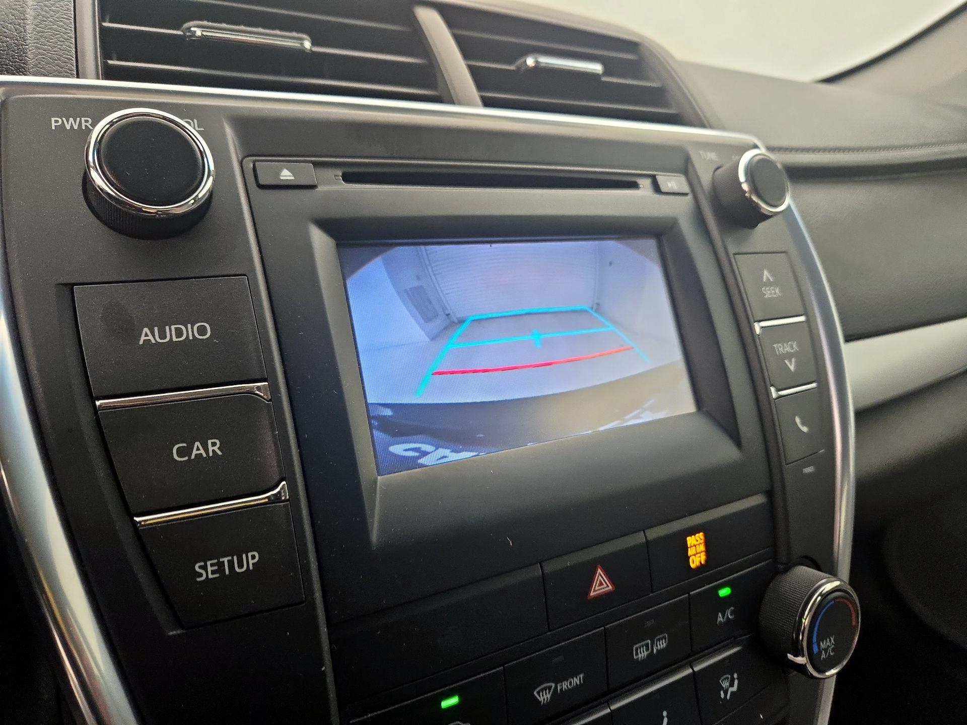 Thumbnail: 2015 Toyota Camry - 14