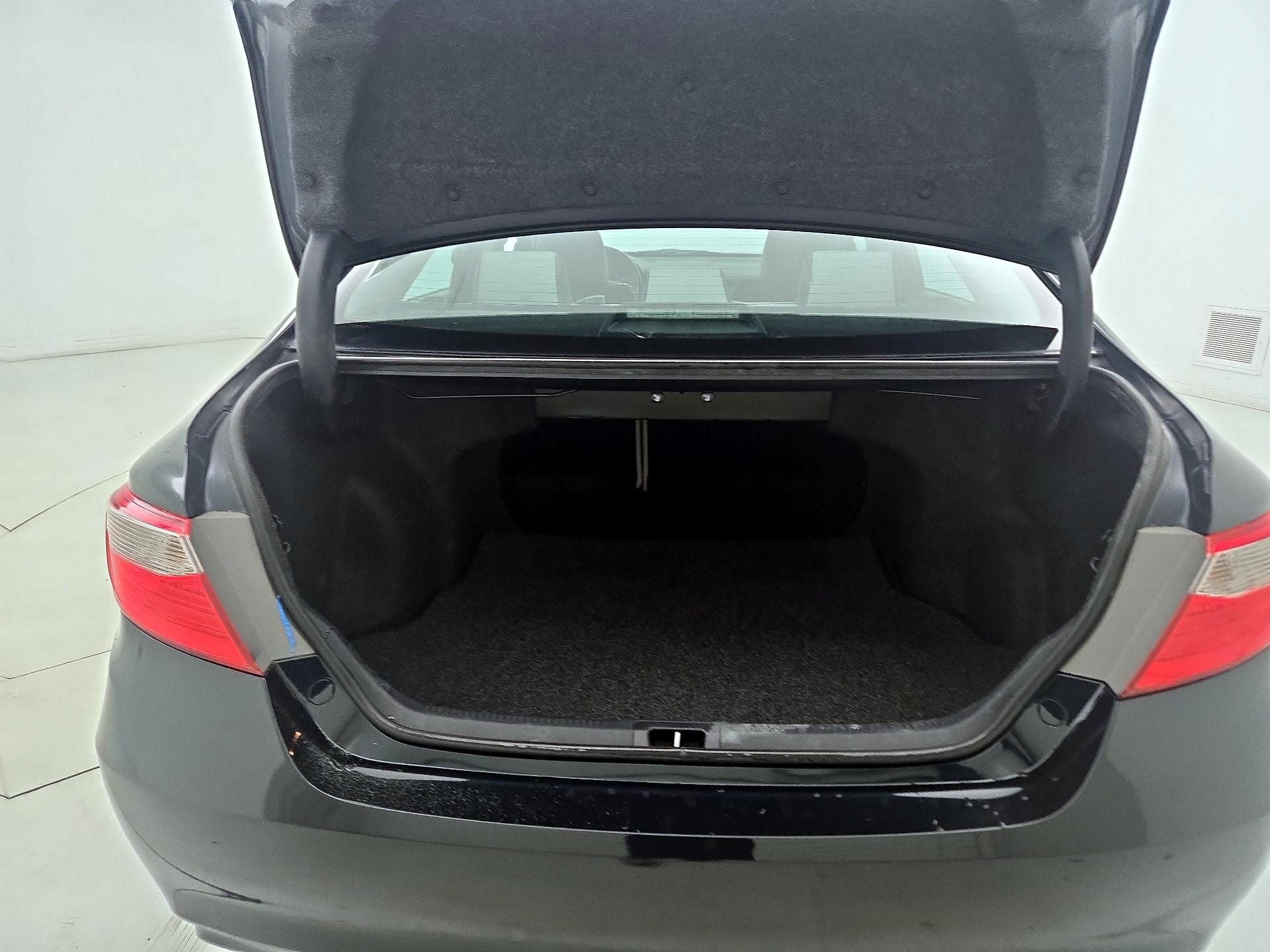 Thumbnail: 2015 Toyota Camry - 20