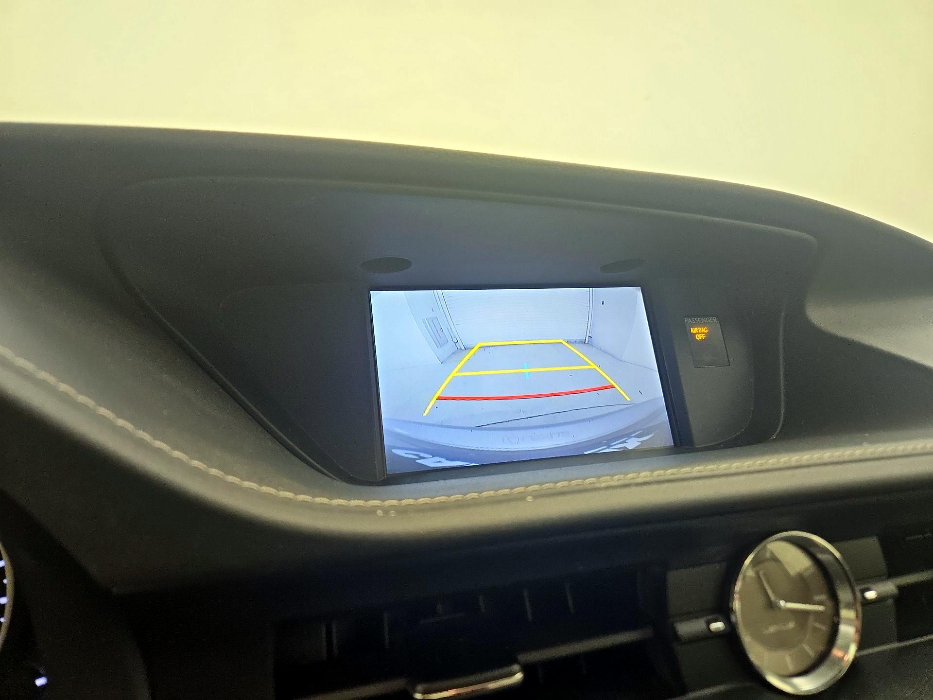 Thumbnail: 2015 Lexus ES - 14