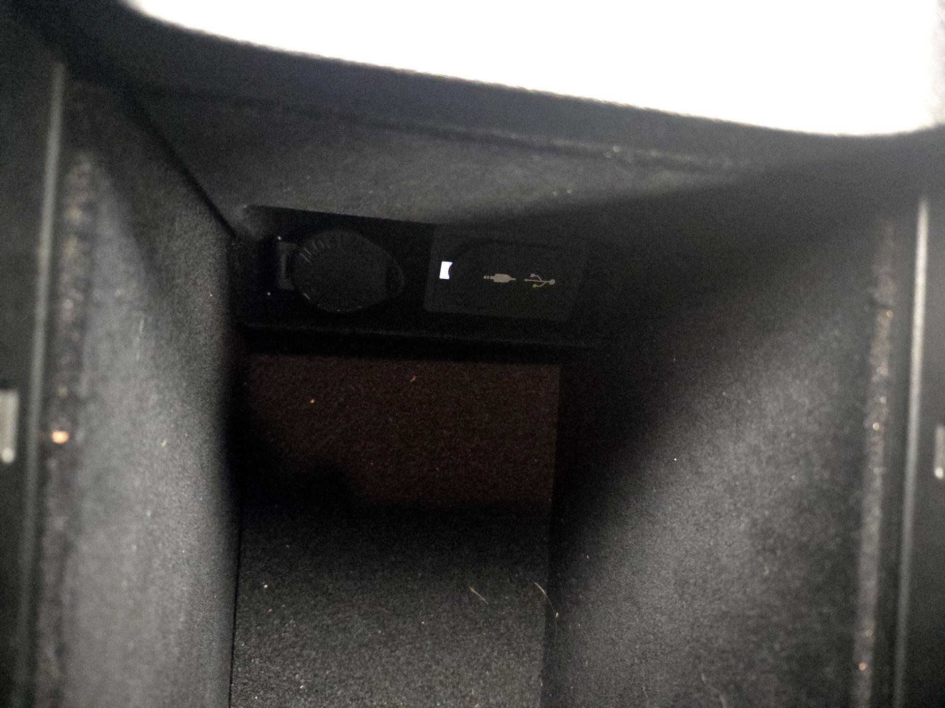 Thumbnail: 2015 Lexus ES - 18