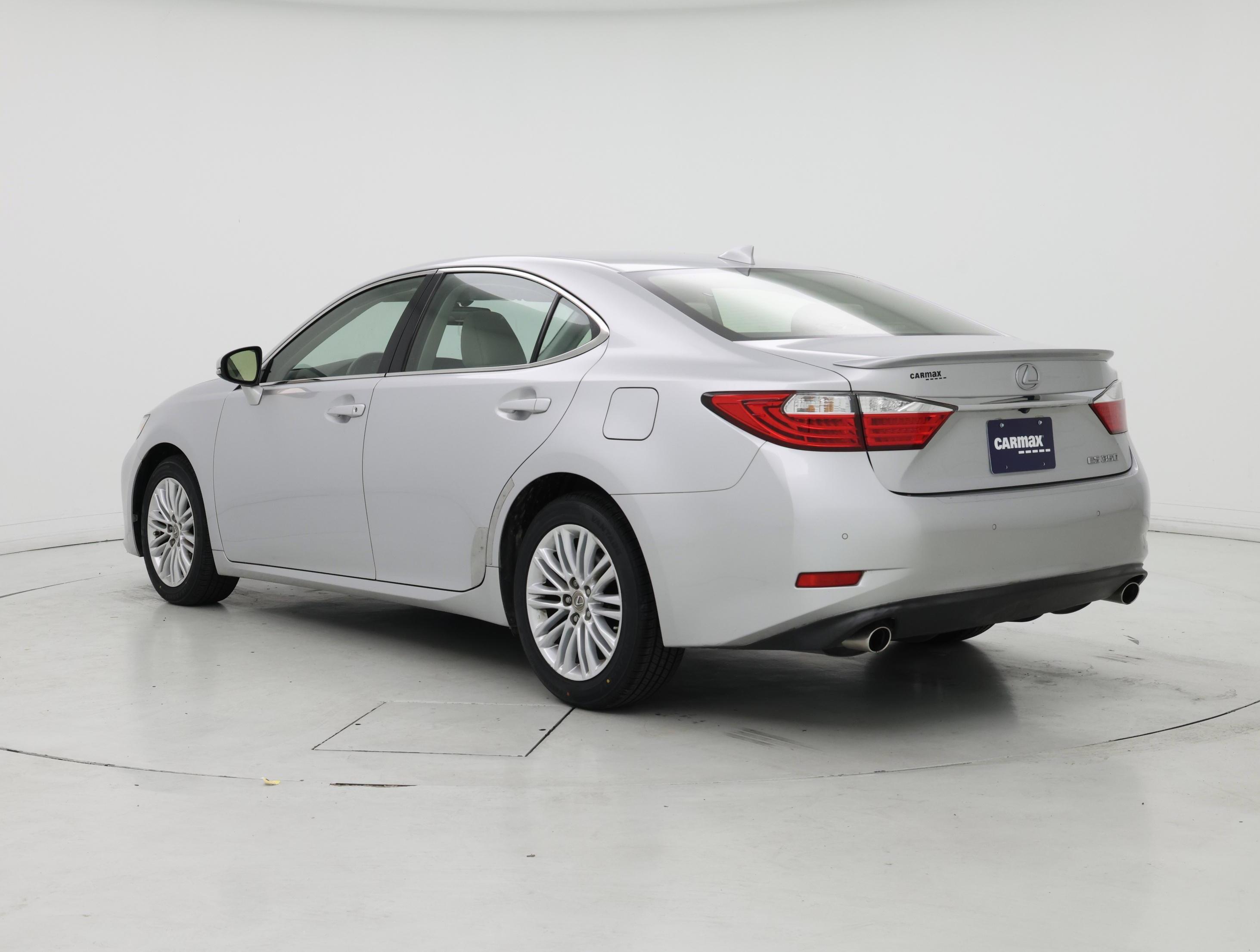 Thumbnail: 2015 Lexus ES - 2