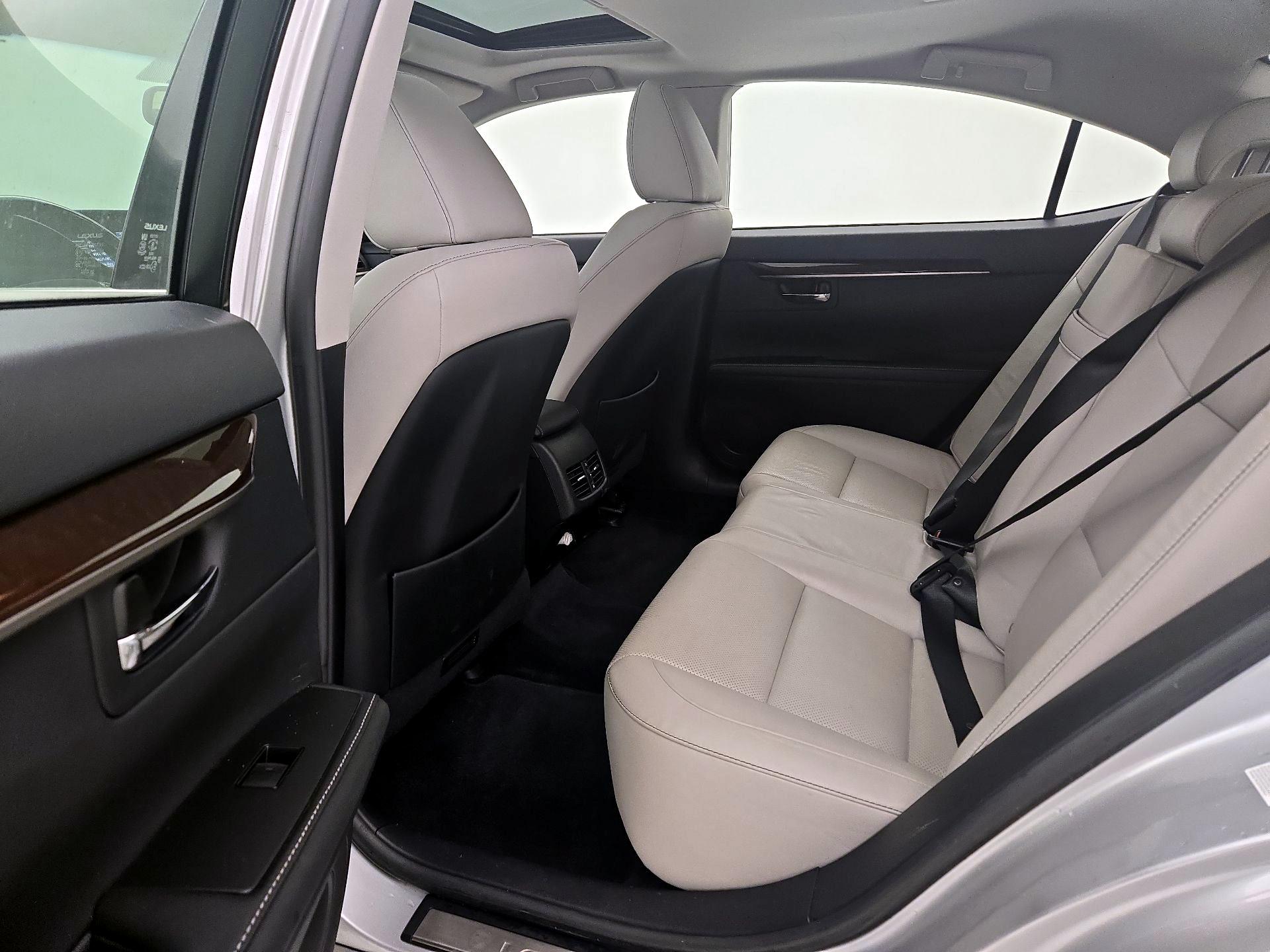 Thumbnail: 2015 Lexus ES - 20