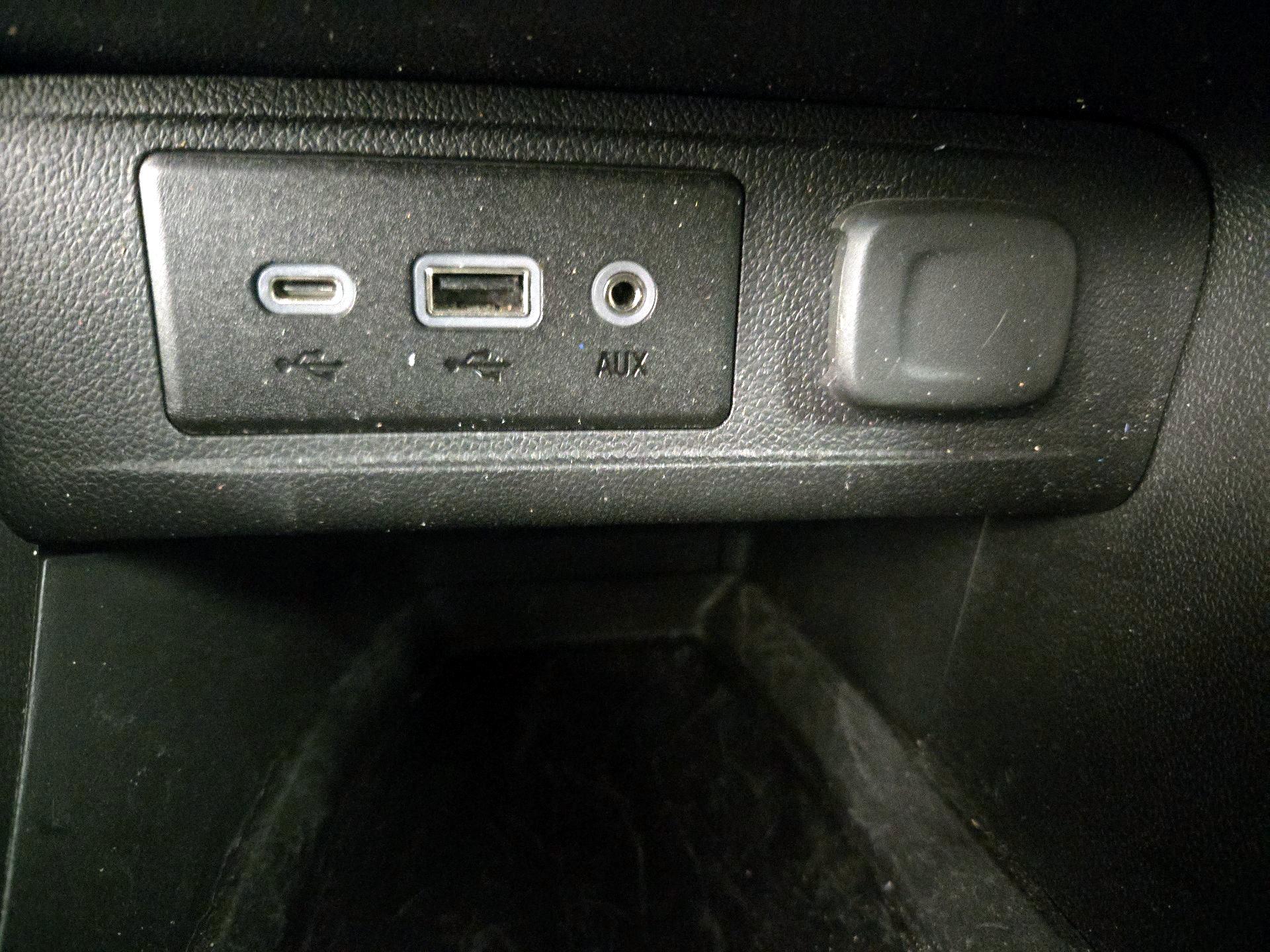 Thumbnail: 2023 Buick Encore GX - 18