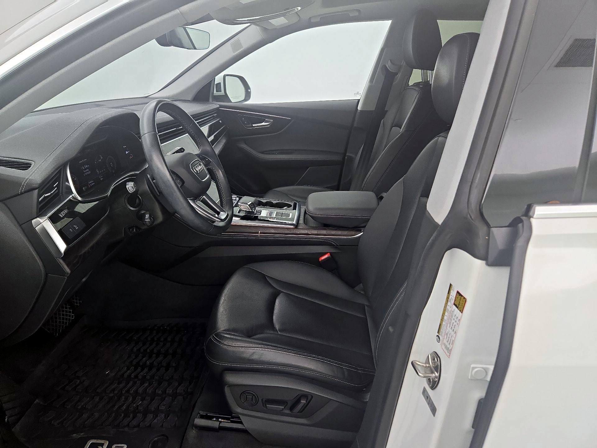 Thumbnail: 2023 Audi Q8 - 11