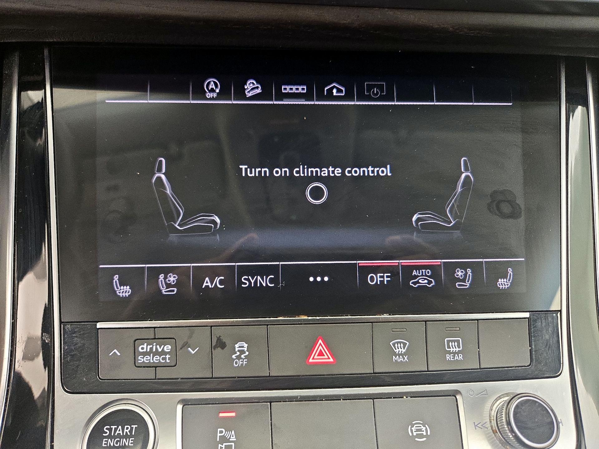 Thumbnail: 2023 Audi Q8 - 17