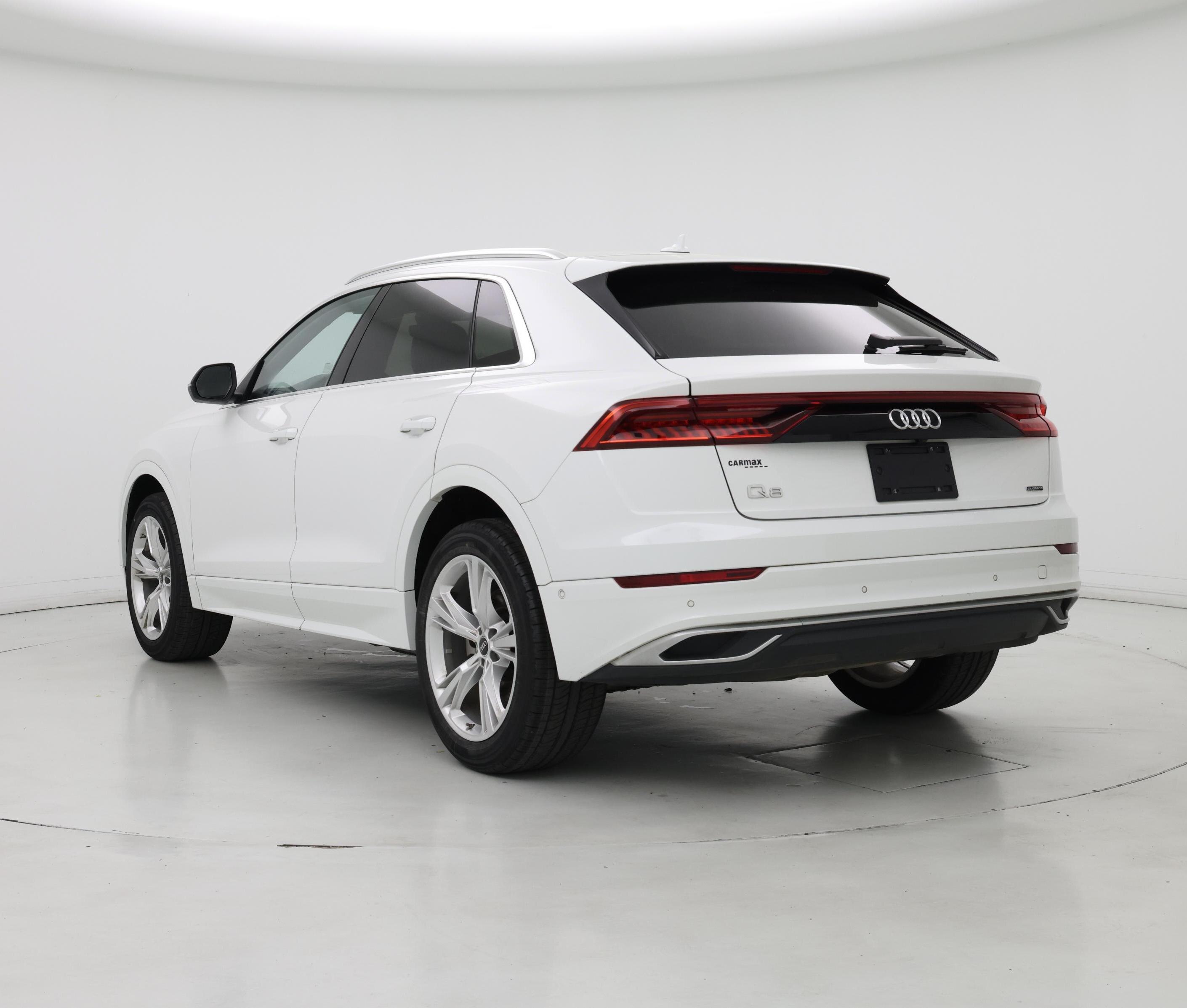 Thumbnail: 2023 Audi Q8 - 2