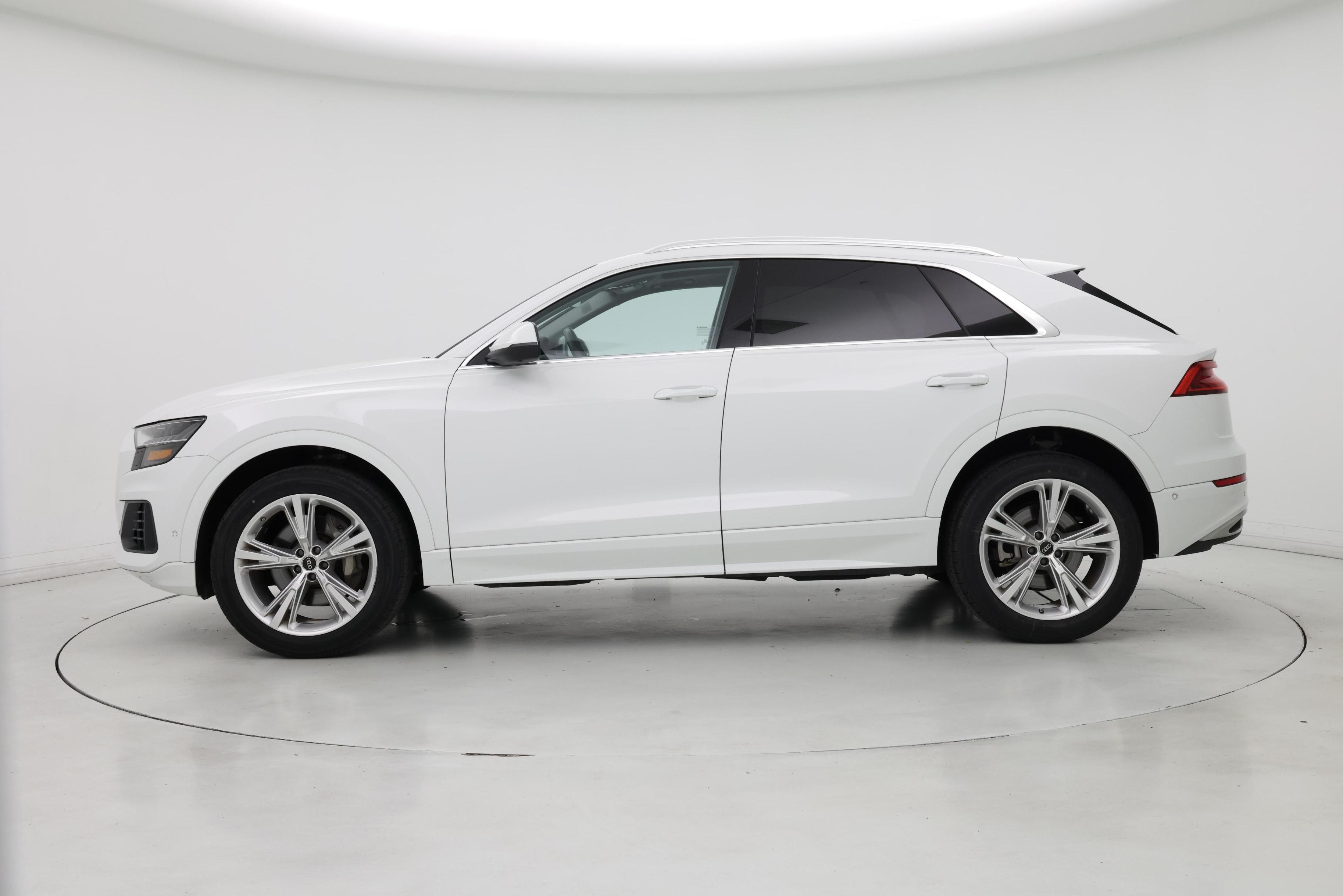 Thumbnail: 2023 Audi Q8 - 3