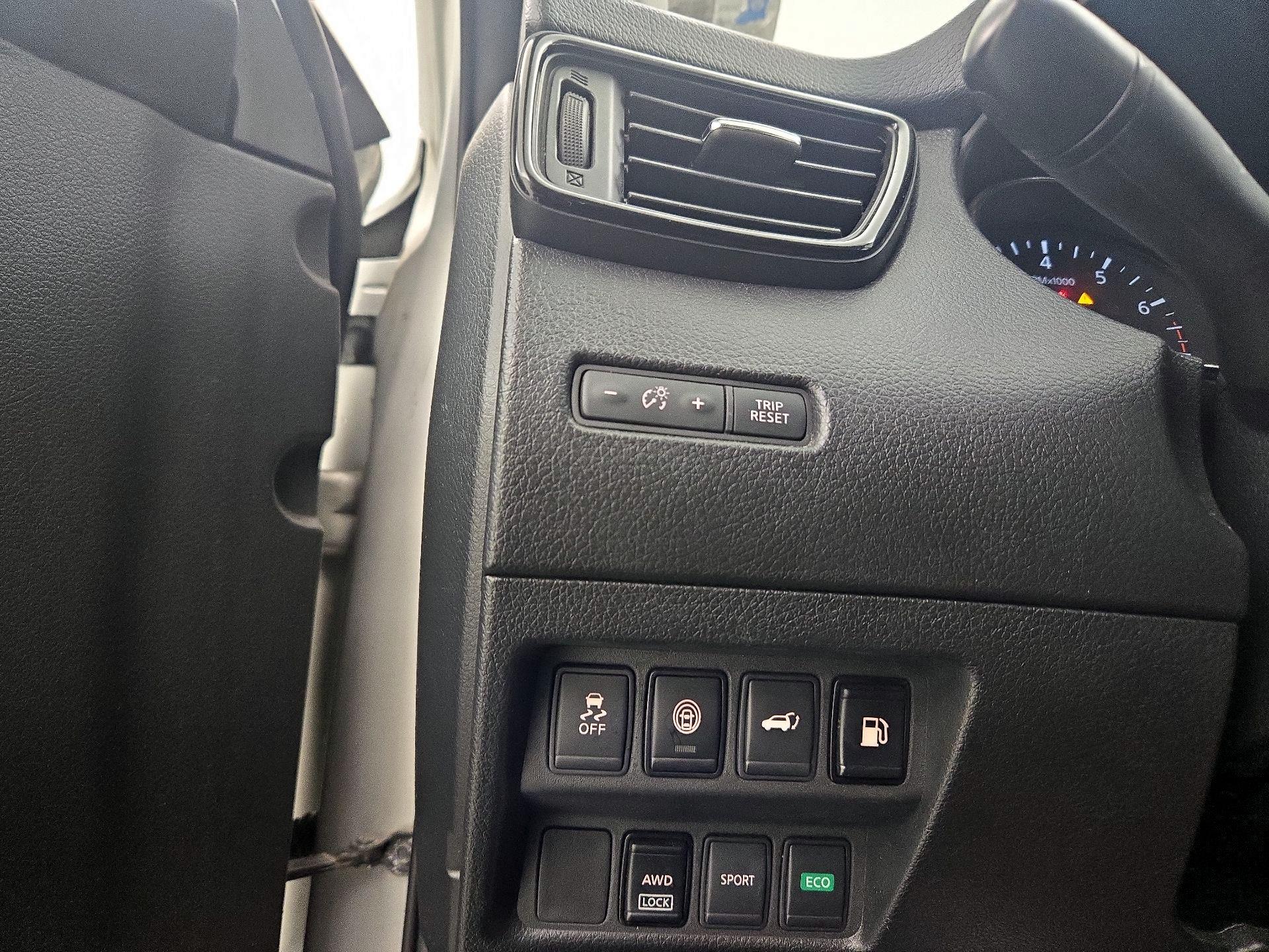 Thumbnail: 2019 Nissan Rogue - 13