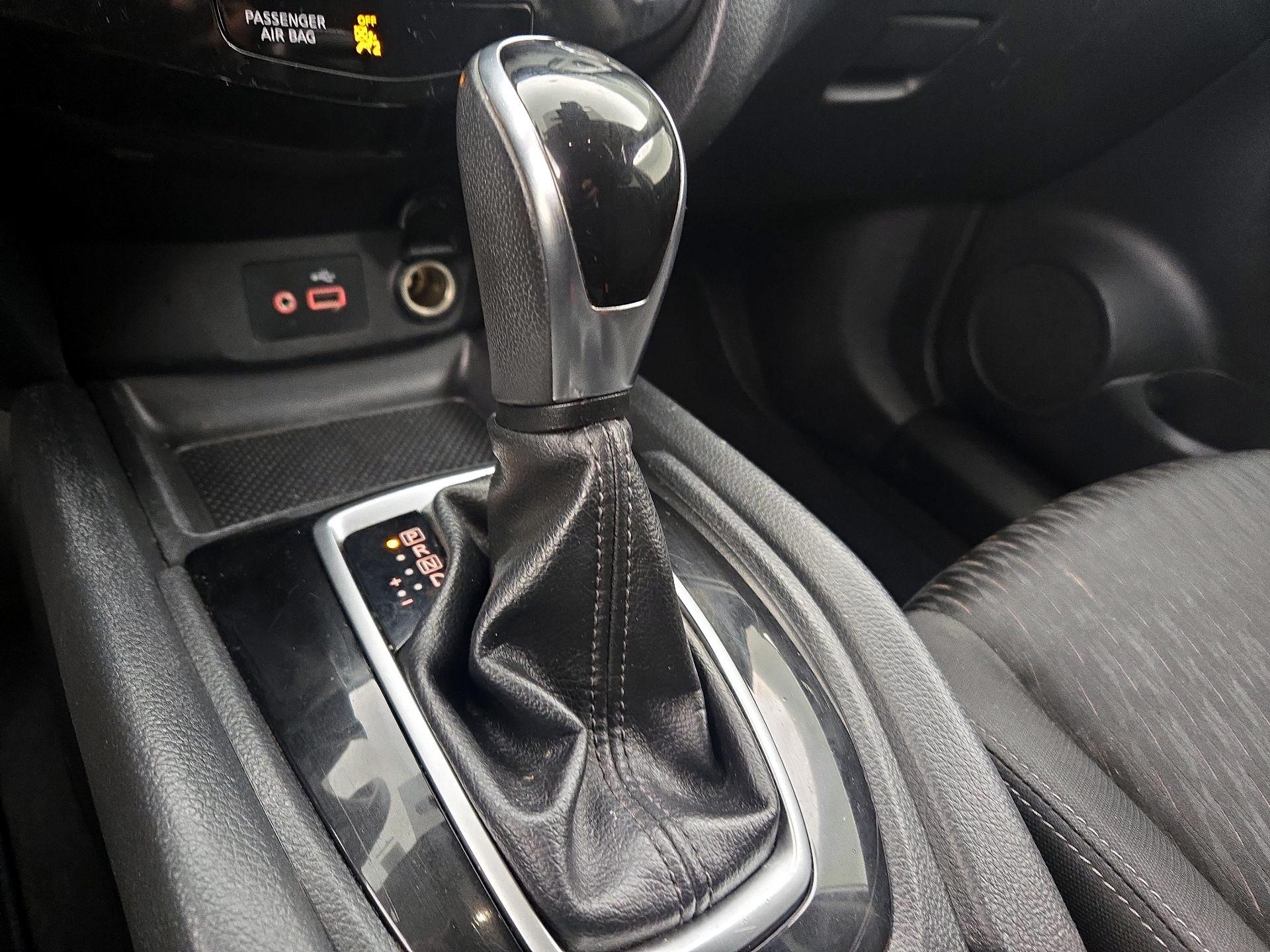 Thumbnail: 2019 Nissan Rogue - 17