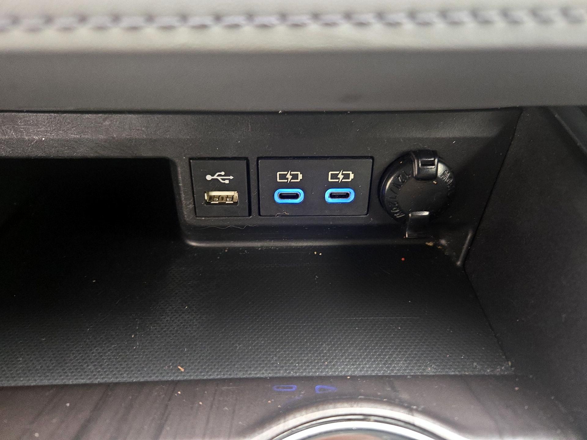 Thumbnail: 2022 Toyota Highlander - 19