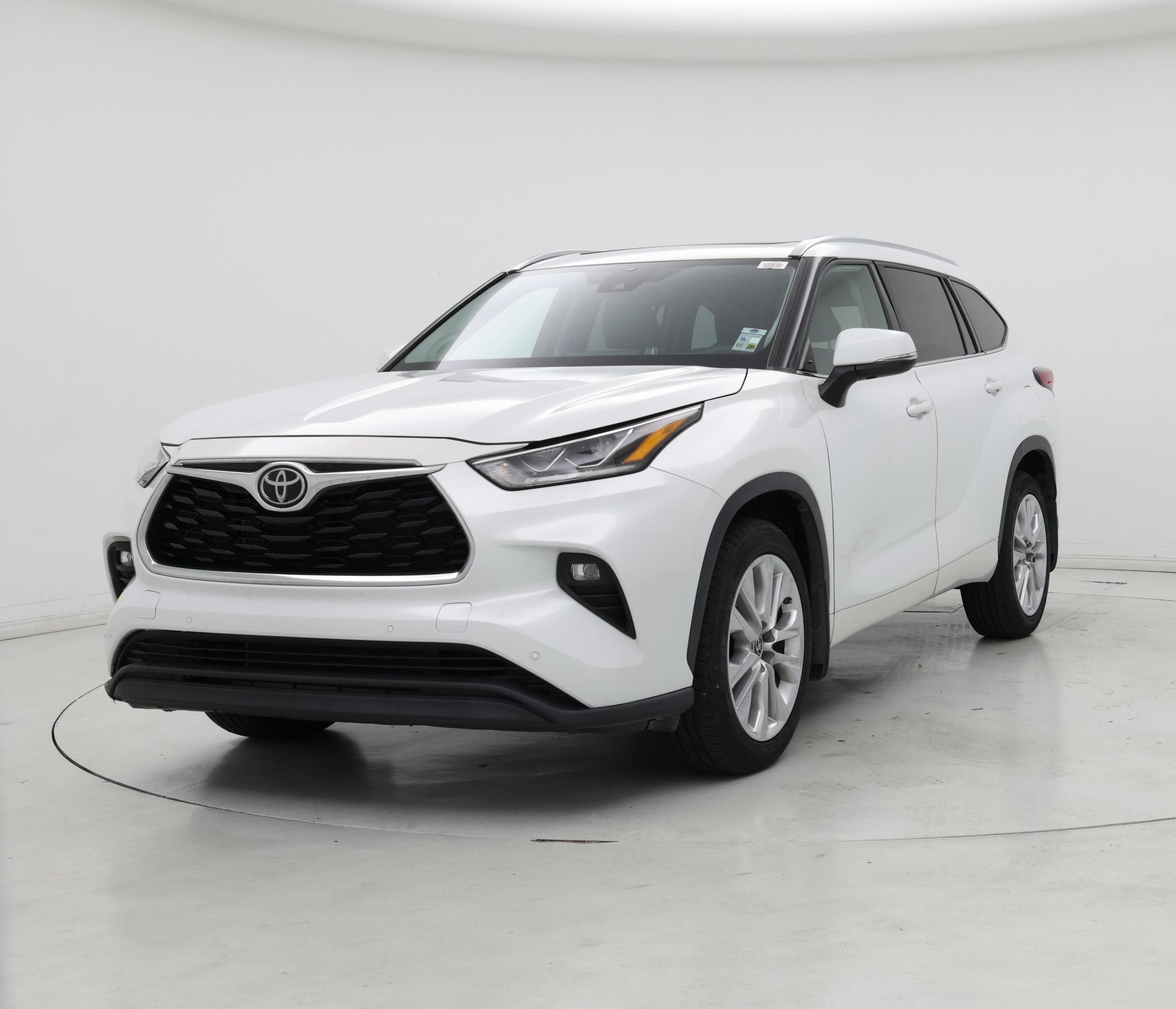 Thumbnail: 2022 Toyota Highlander - 4