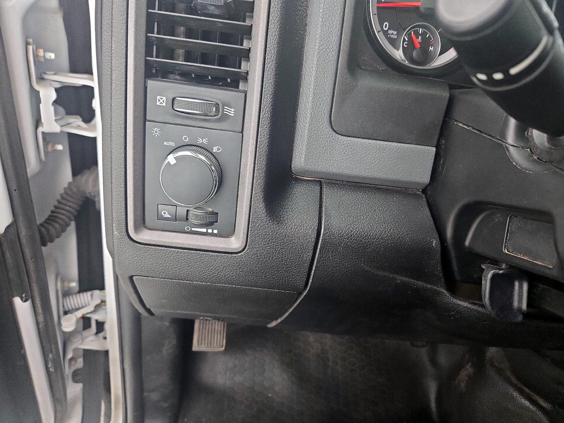 Thumbnail: 2020 RAM 1500 Classic - 13