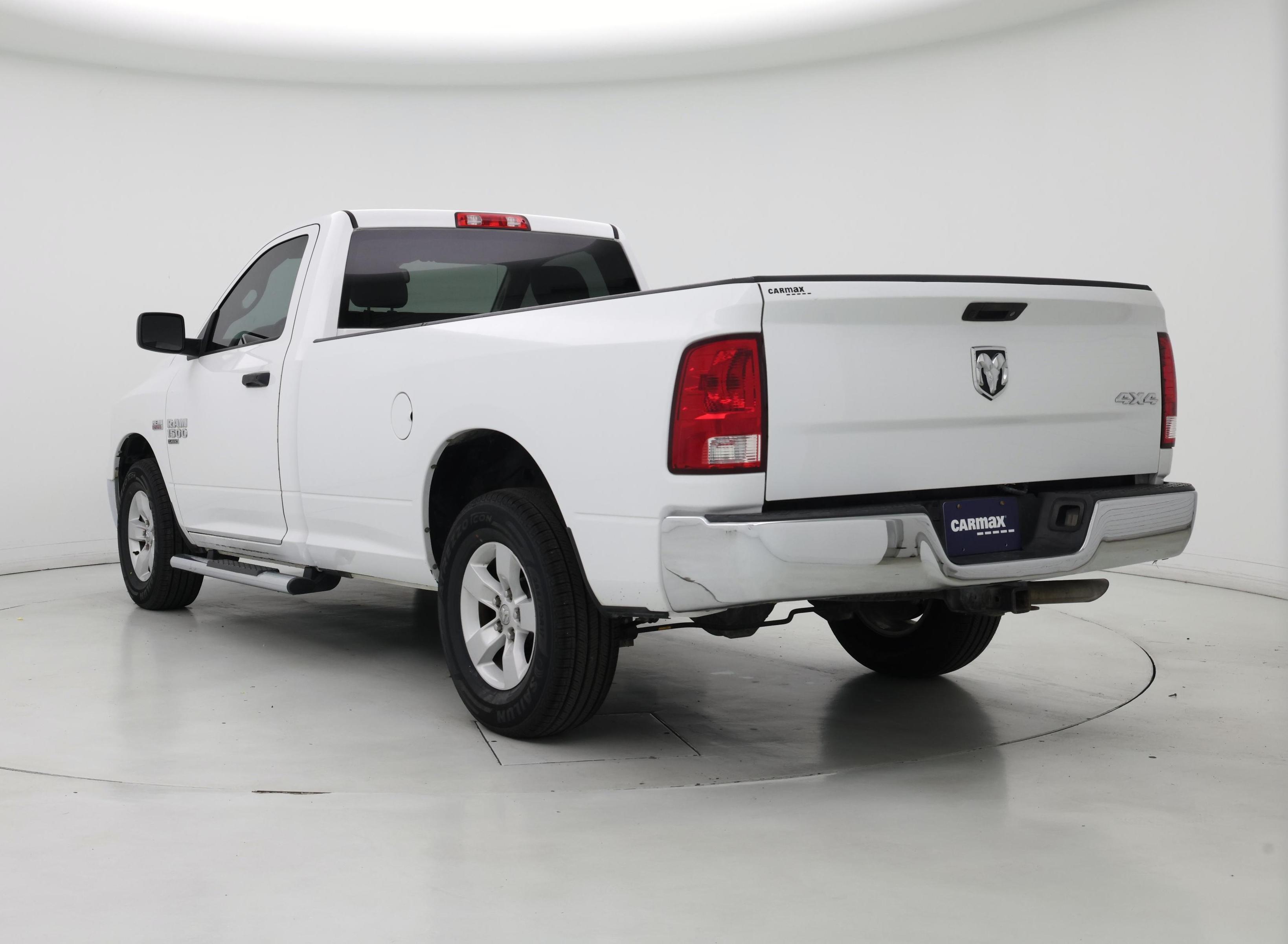 Thumbnail: 2020 RAM 1500 Classic - 2