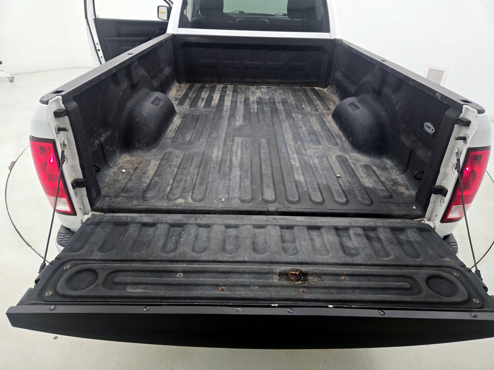 Thumbnail: 2020 RAM 1500 Classic - 19