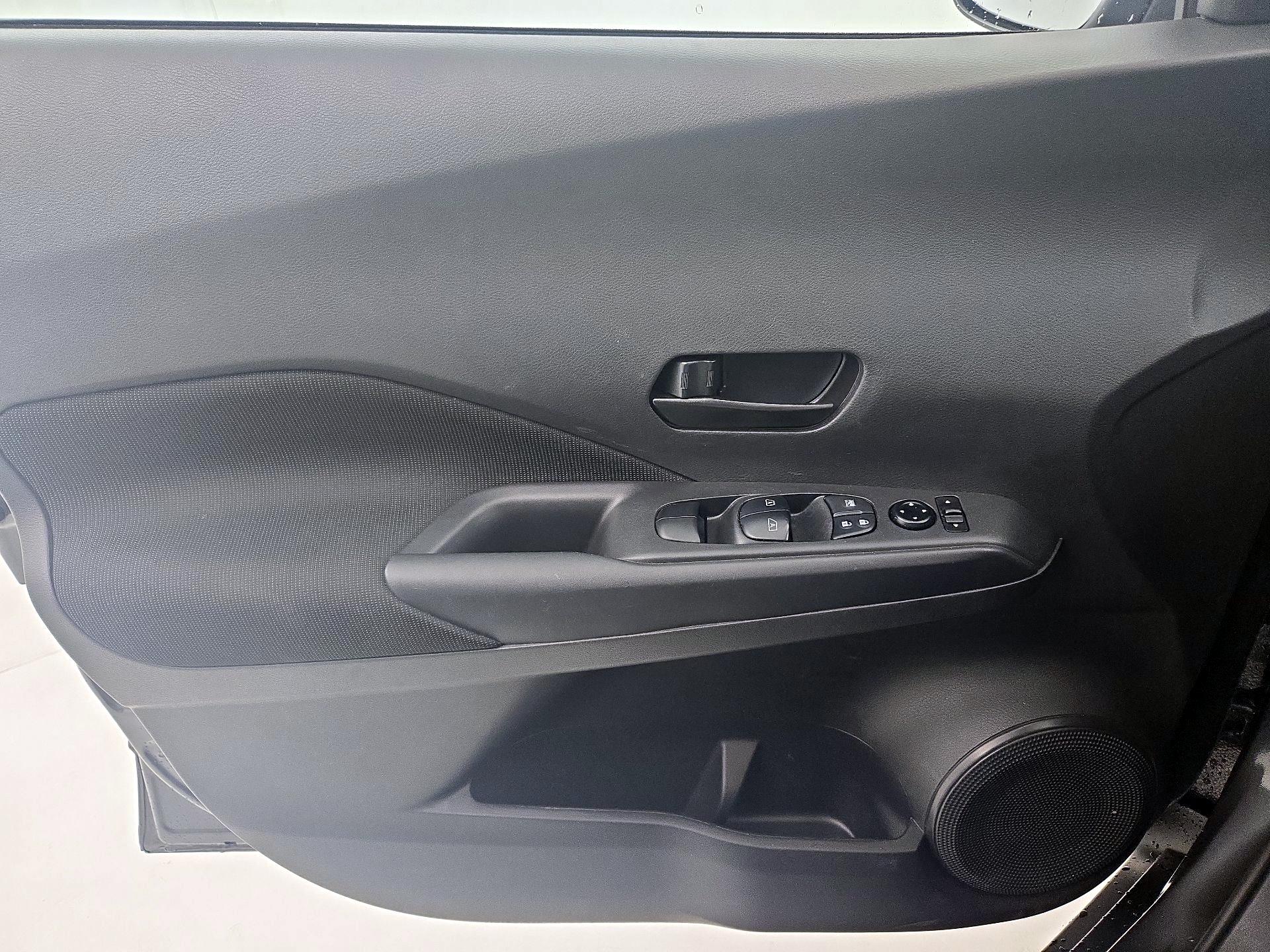 Thumbnail: 2025 Nissan Kicks - 12