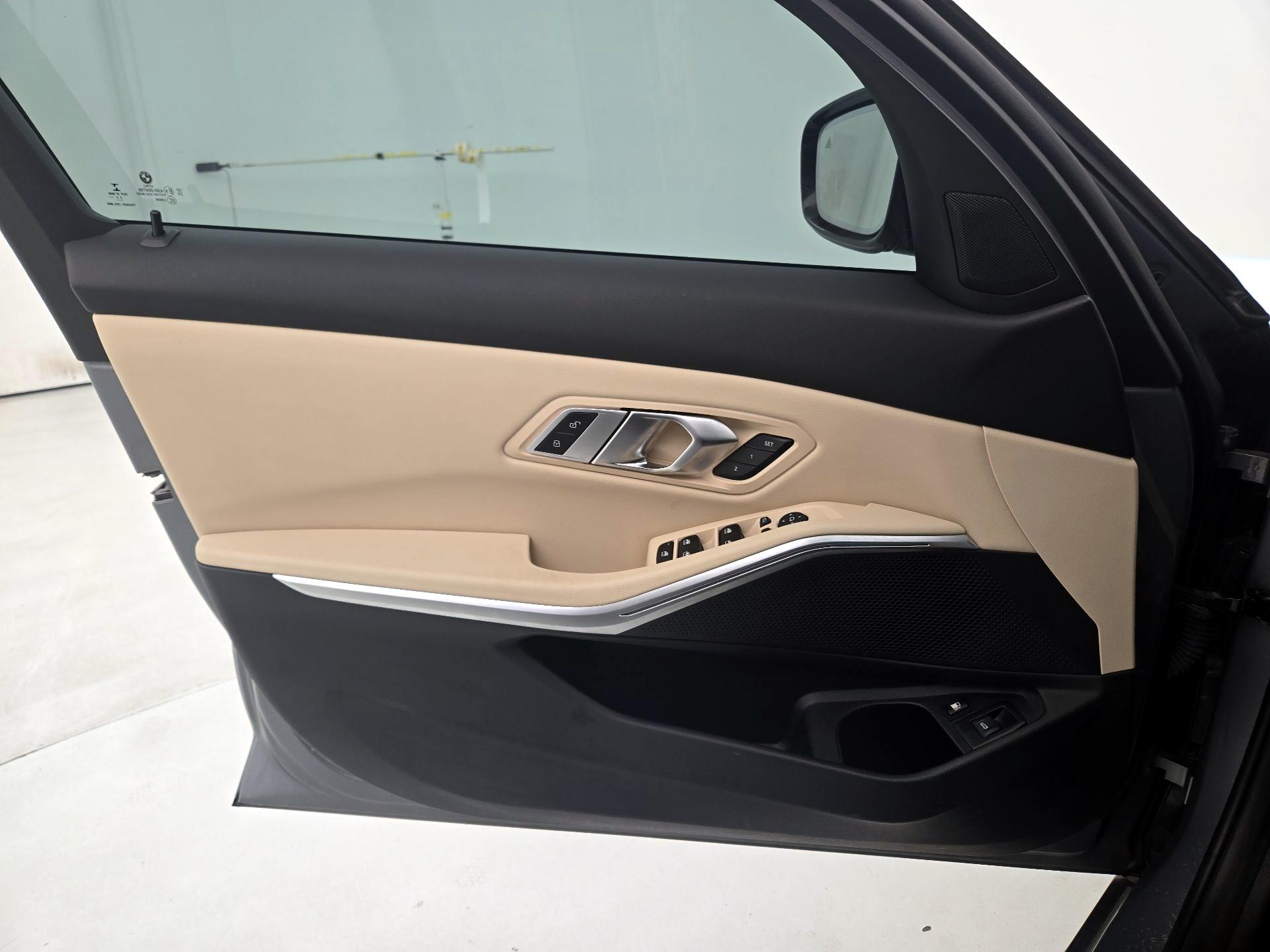 Thumbnail: 2023 BMW 3 Series - 12