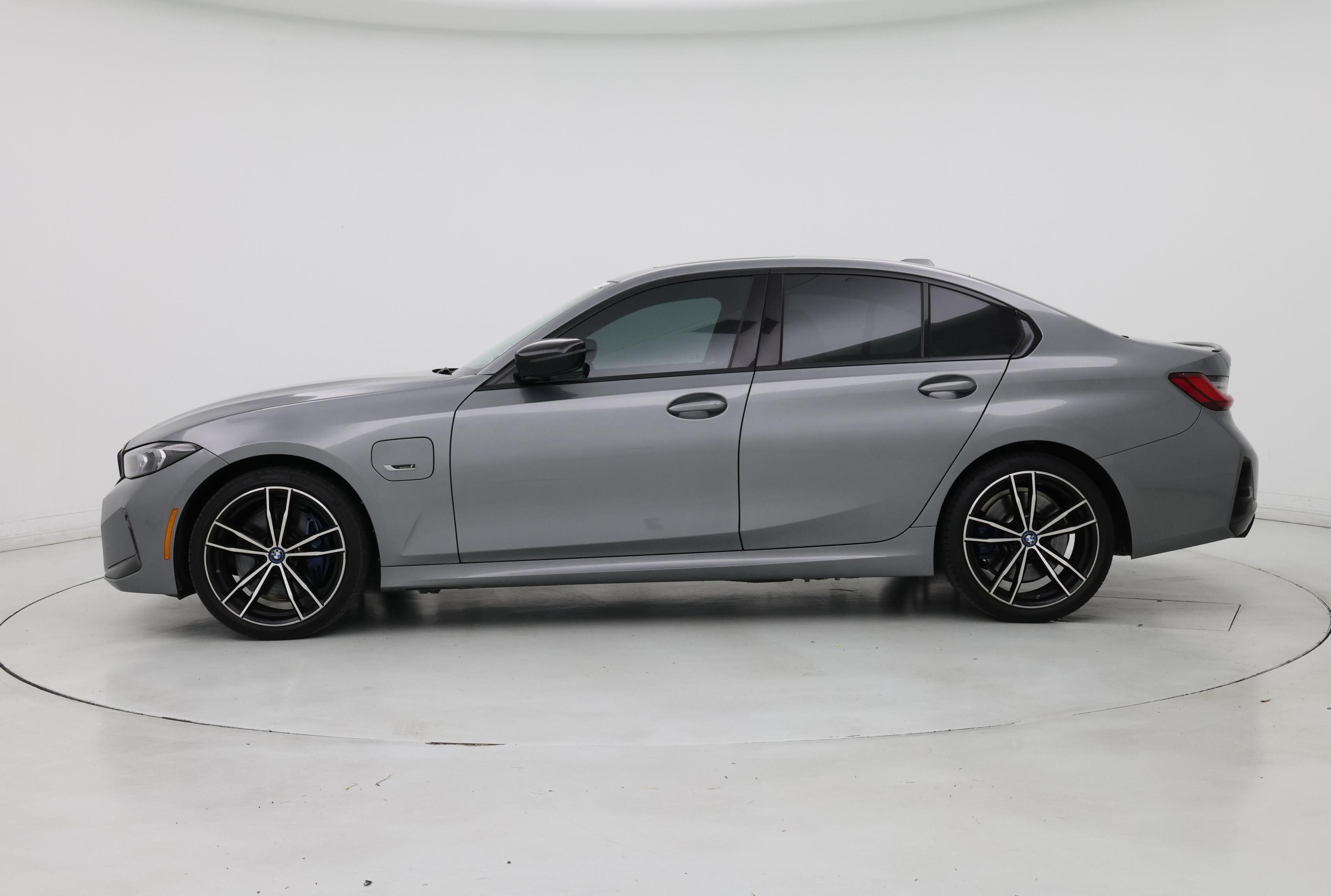 Thumbnail: 2023 BMW 3 Series - 3