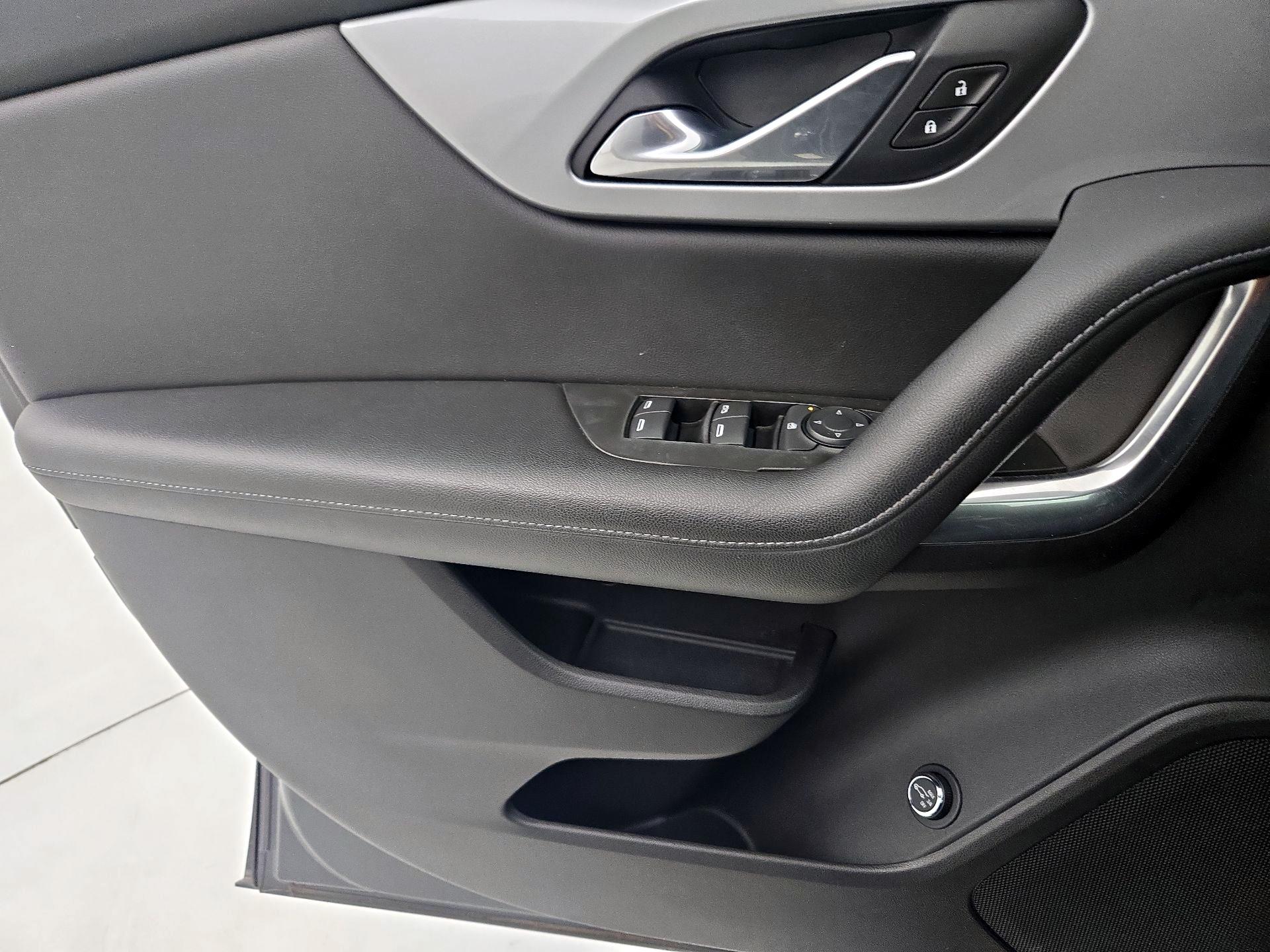 Thumbnail: 2020 Chevrolet Blazer - 12