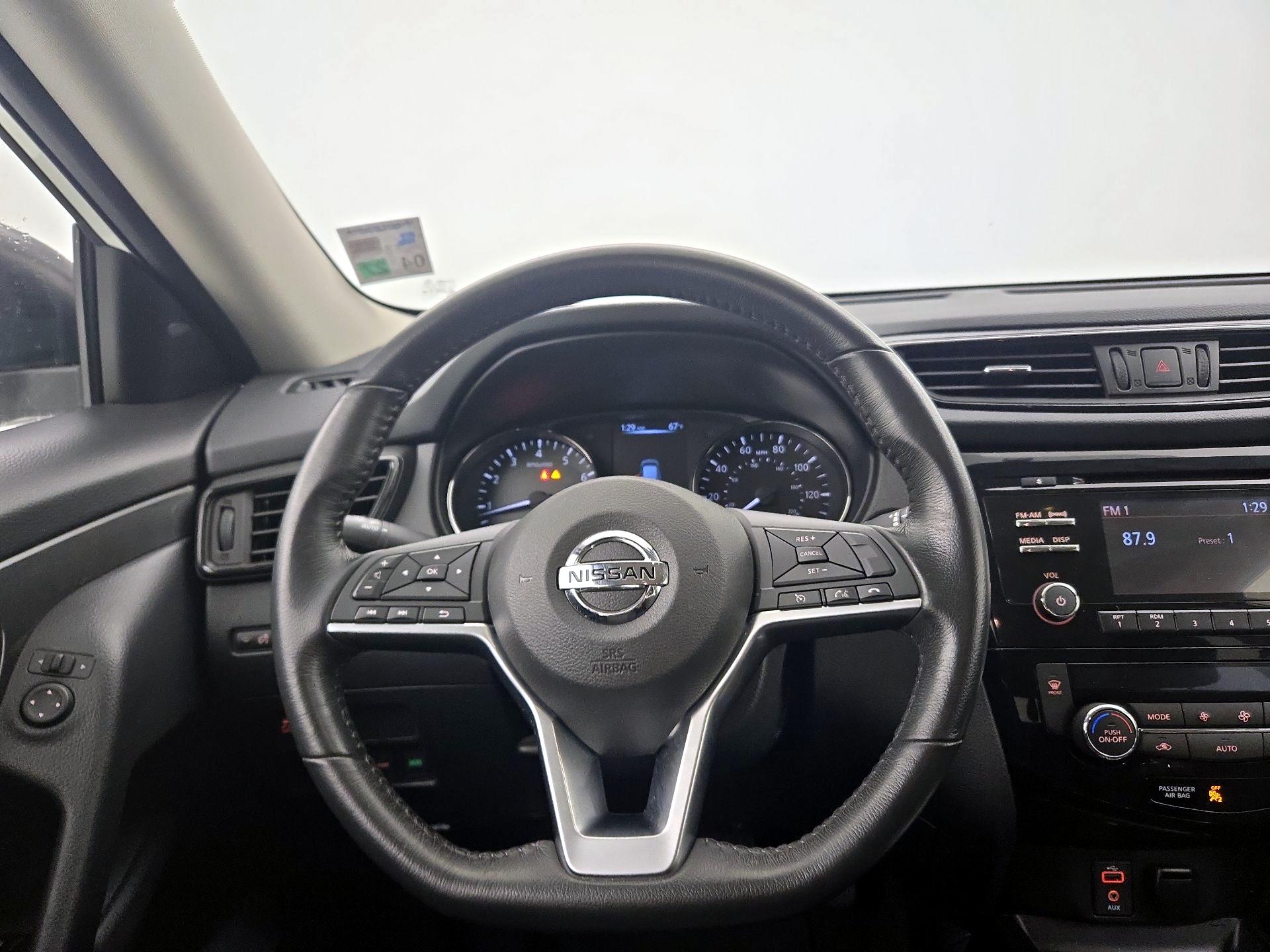 Thumbnail: 2017 Nissan Rogue - 10