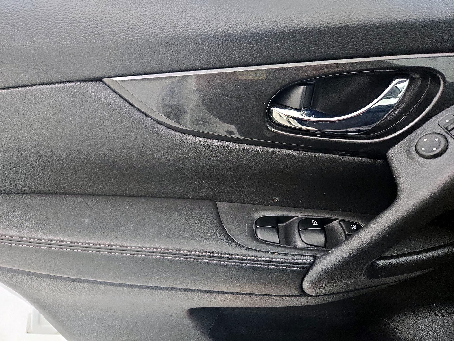 Thumbnail: 2017 Nissan Rogue - 12