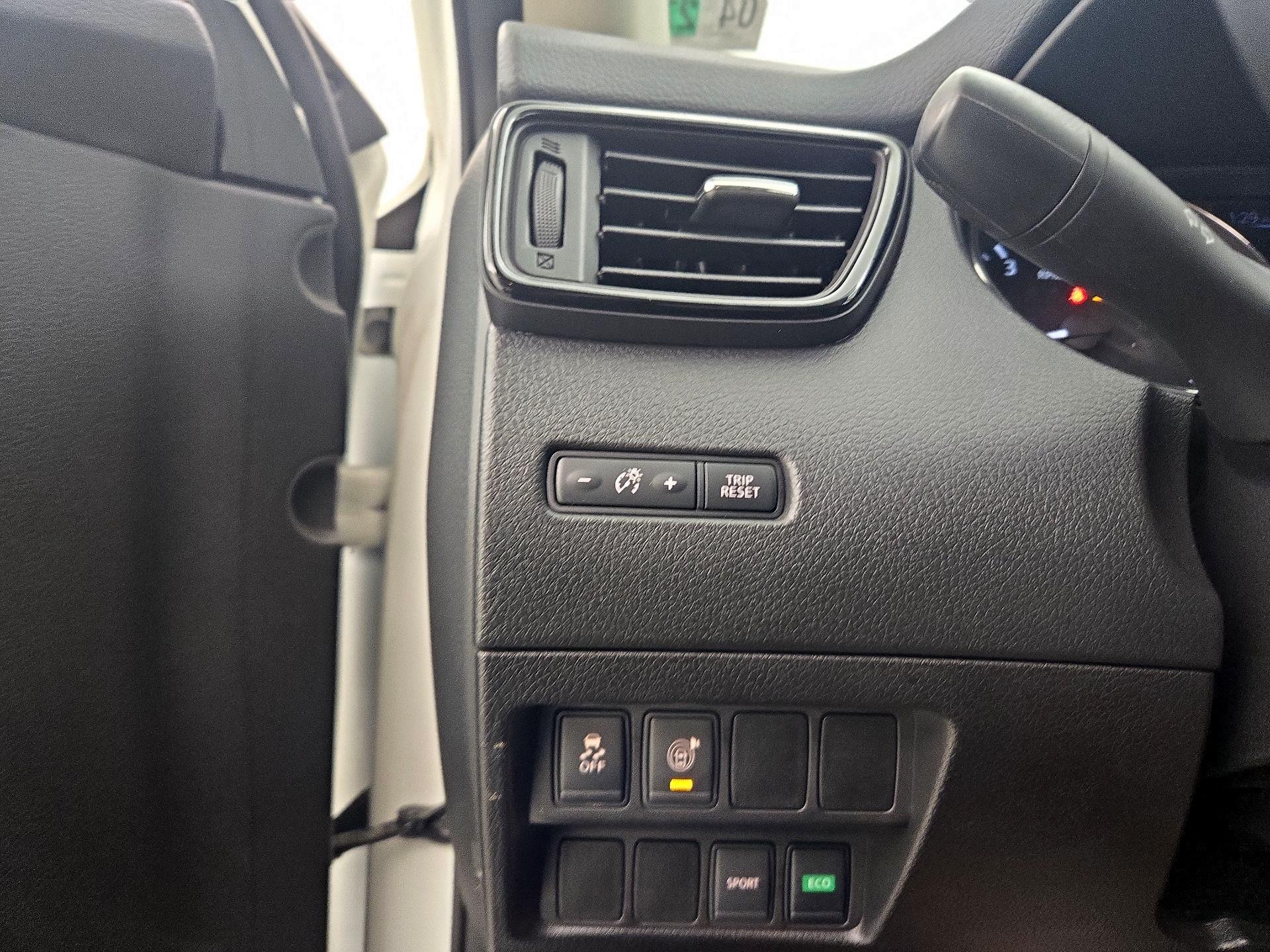 Thumbnail: 2017 Nissan Rogue - 13