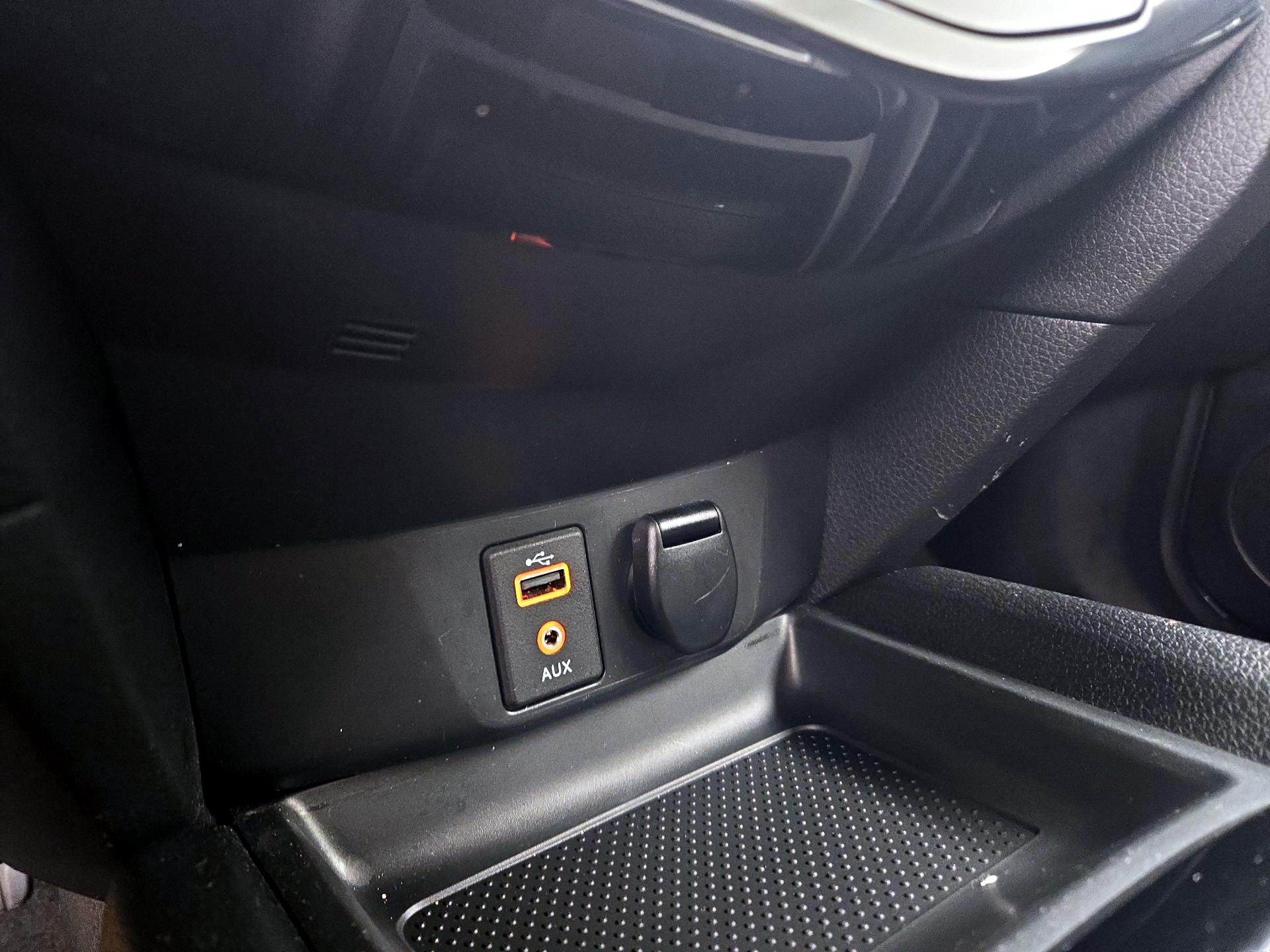 Thumbnail: 2017 Nissan Rogue - 18