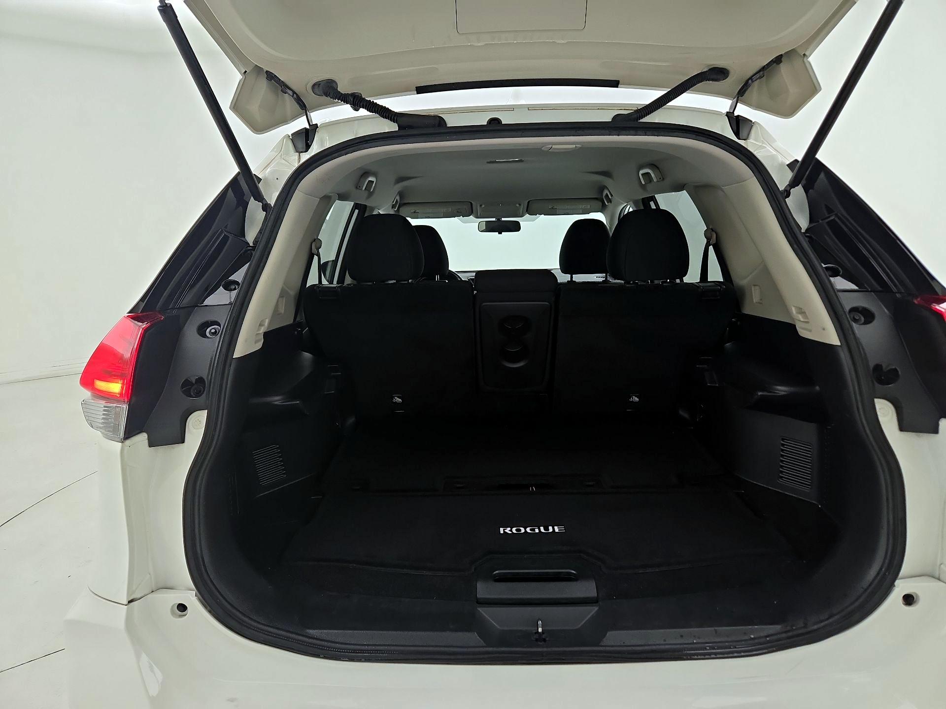 Thumbnail: 2017 Nissan Rogue - 20