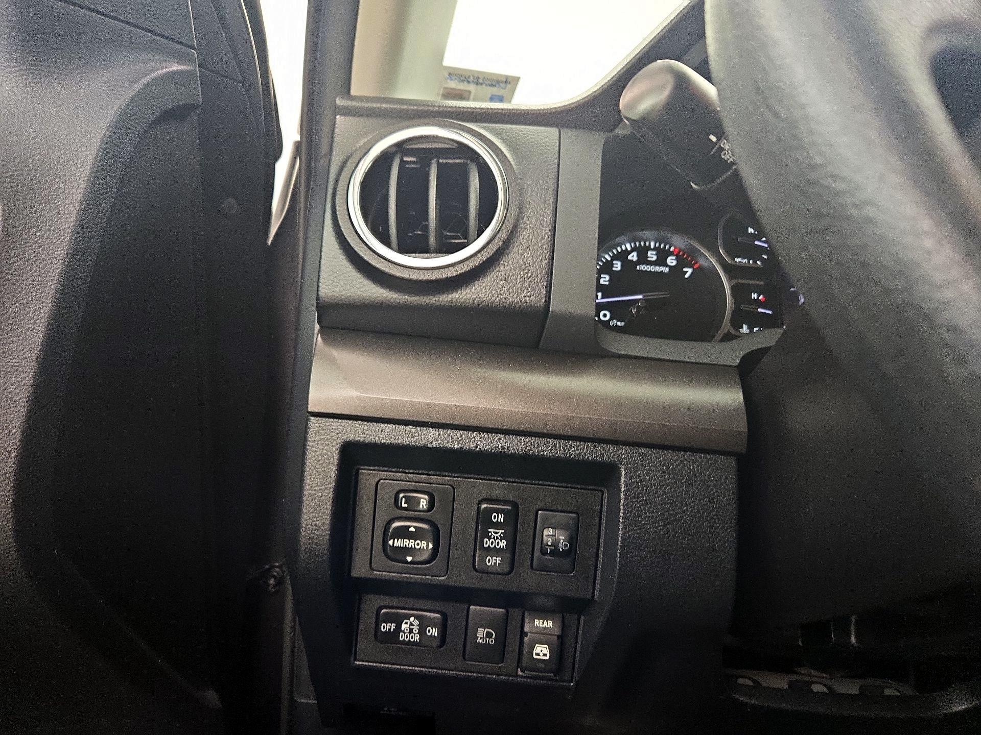 Thumbnail: 2018 Toyota Tundra - 13