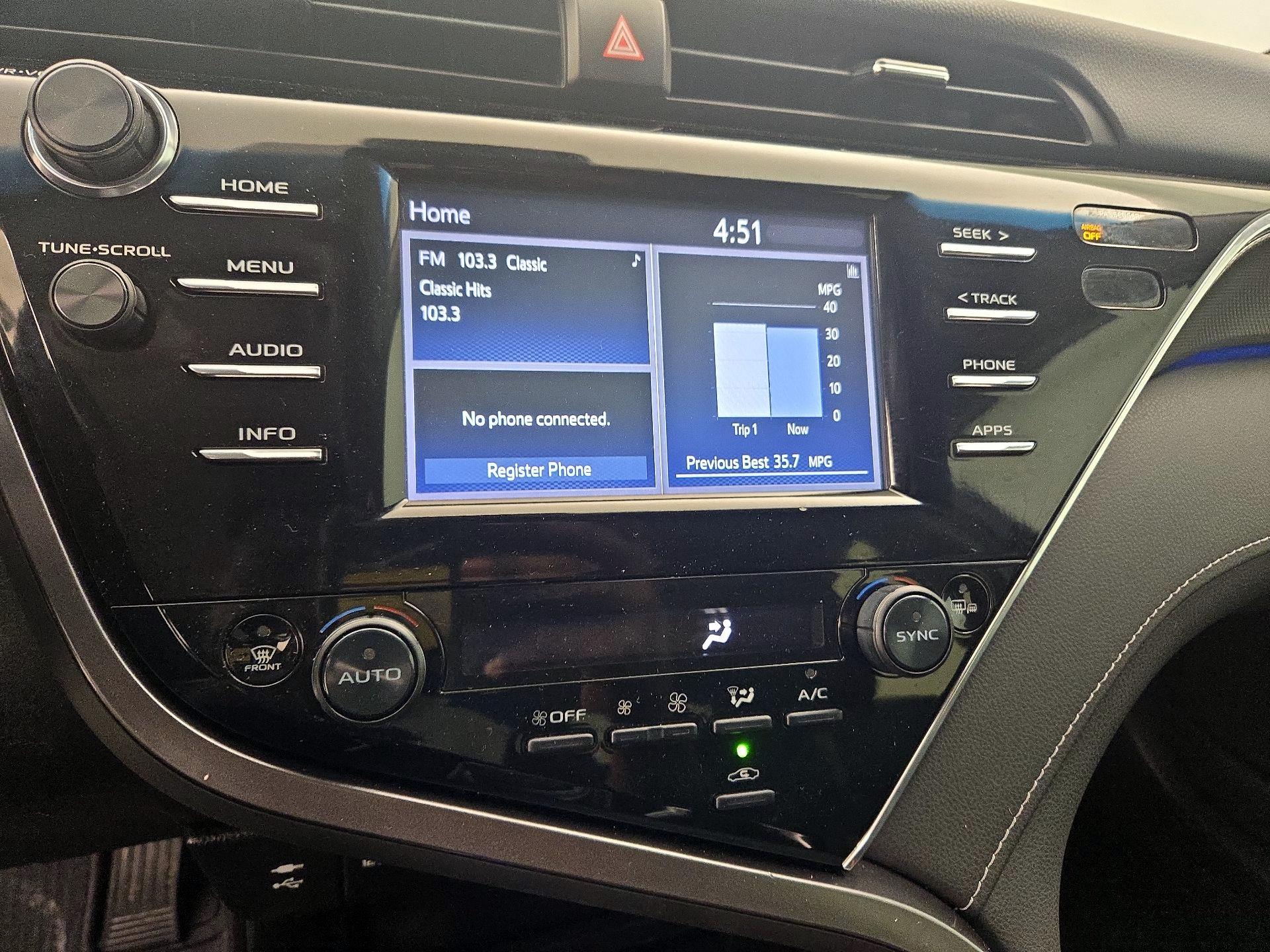 Thumbnail: 2018 Toyota Camry - 15