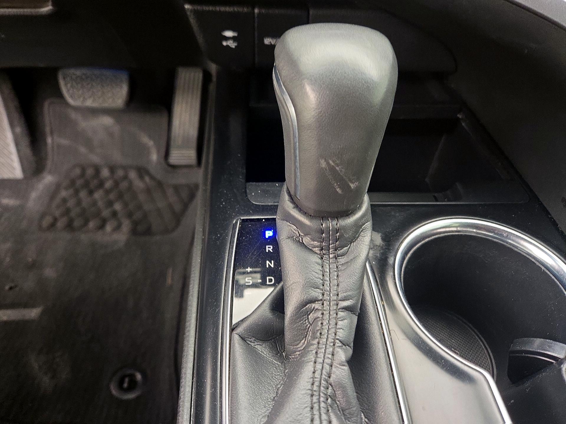 Thumbnail: 2018 Toyota Camry - 17