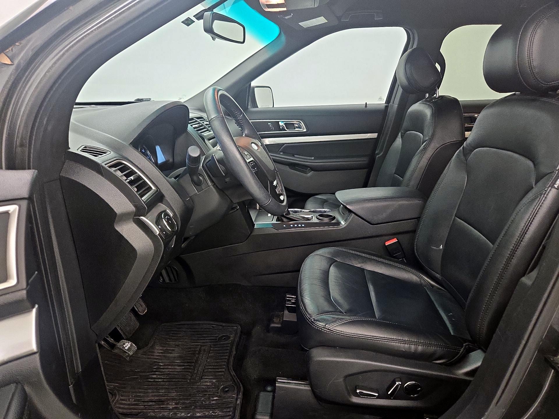 Thumbnail: 2017 Ford Explorer - 11