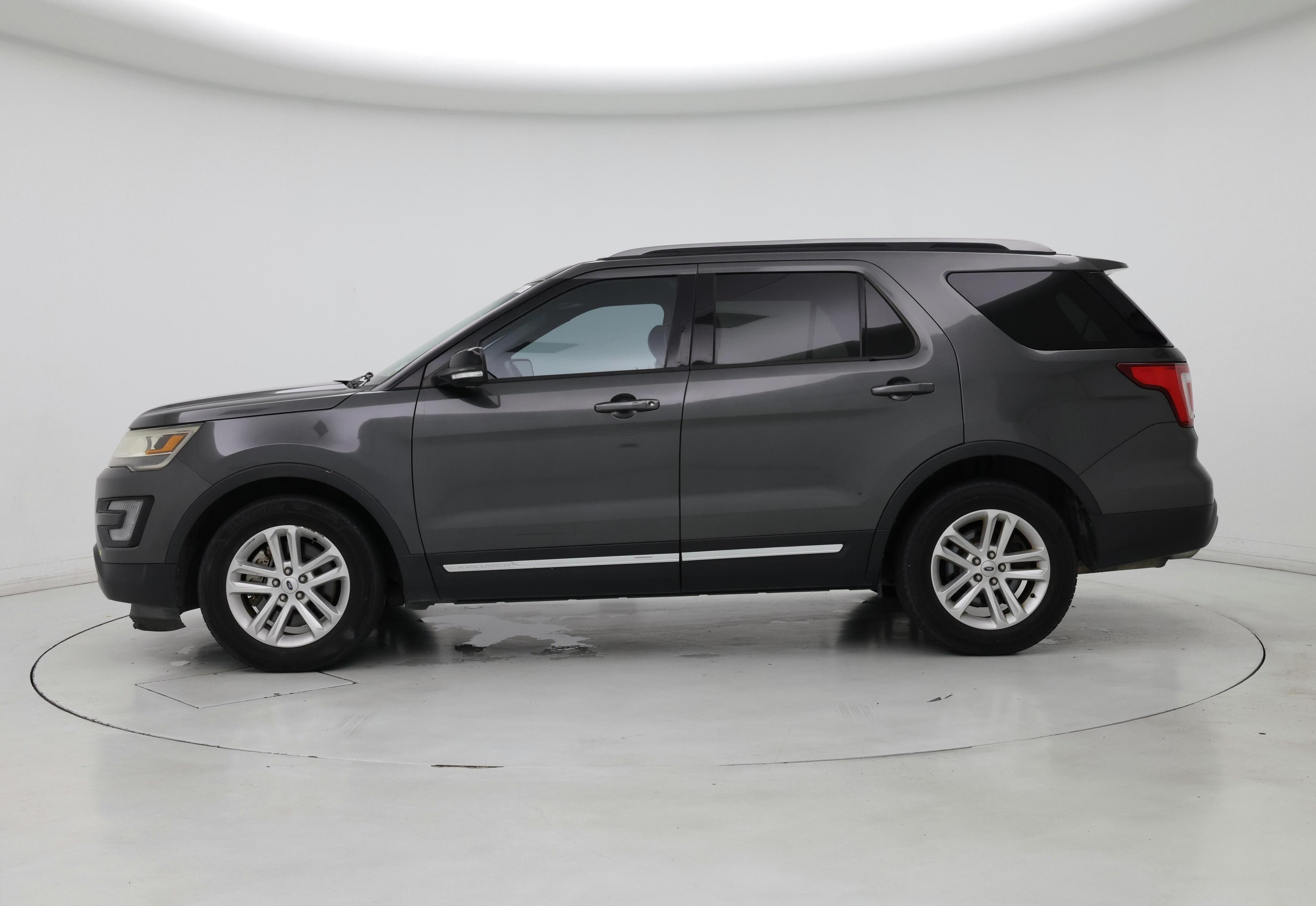 Thumbnail: 2017 Ford Explorer - 3