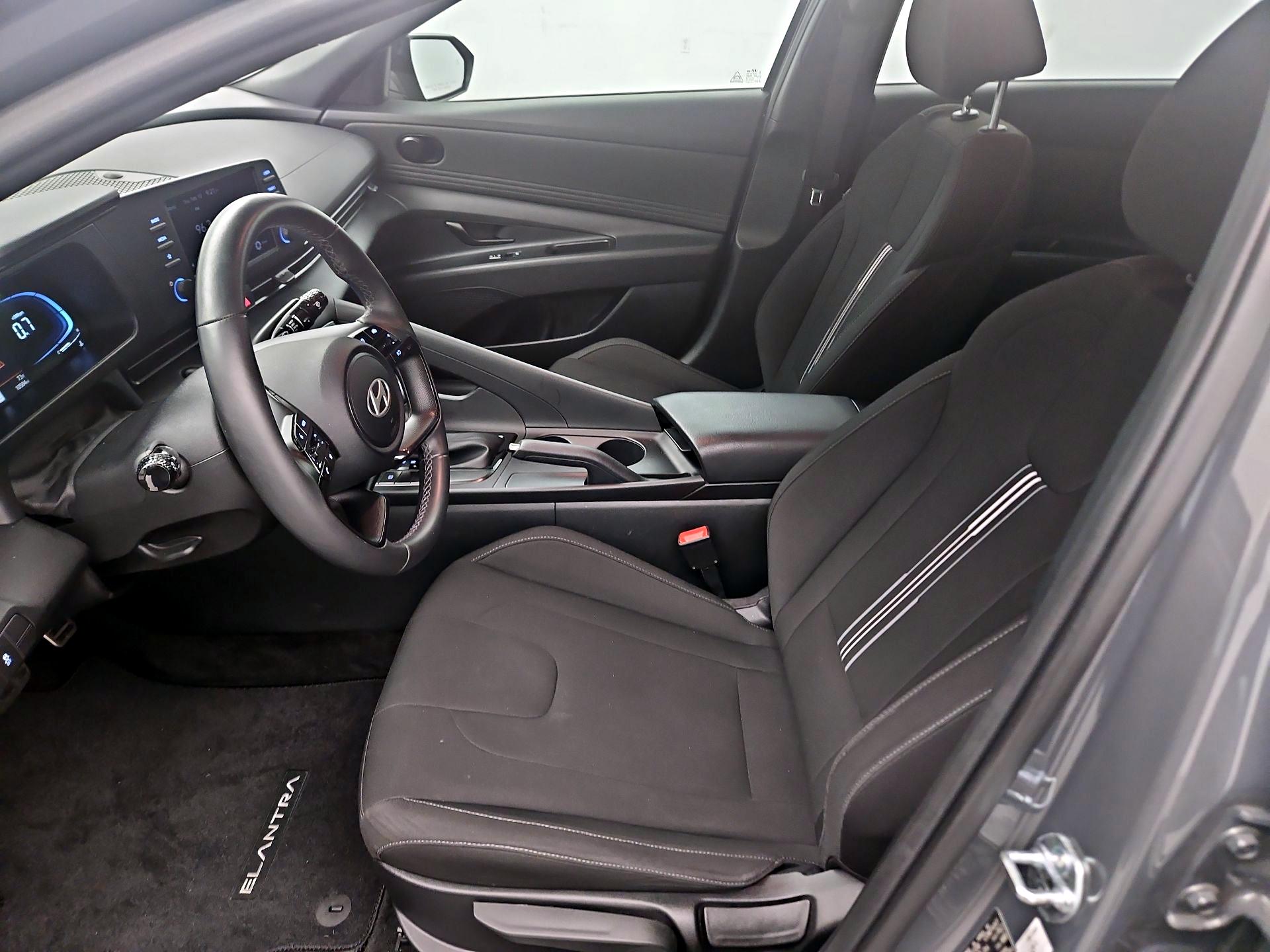 Thumbnail: 2025 Hyundai Elantra - 11