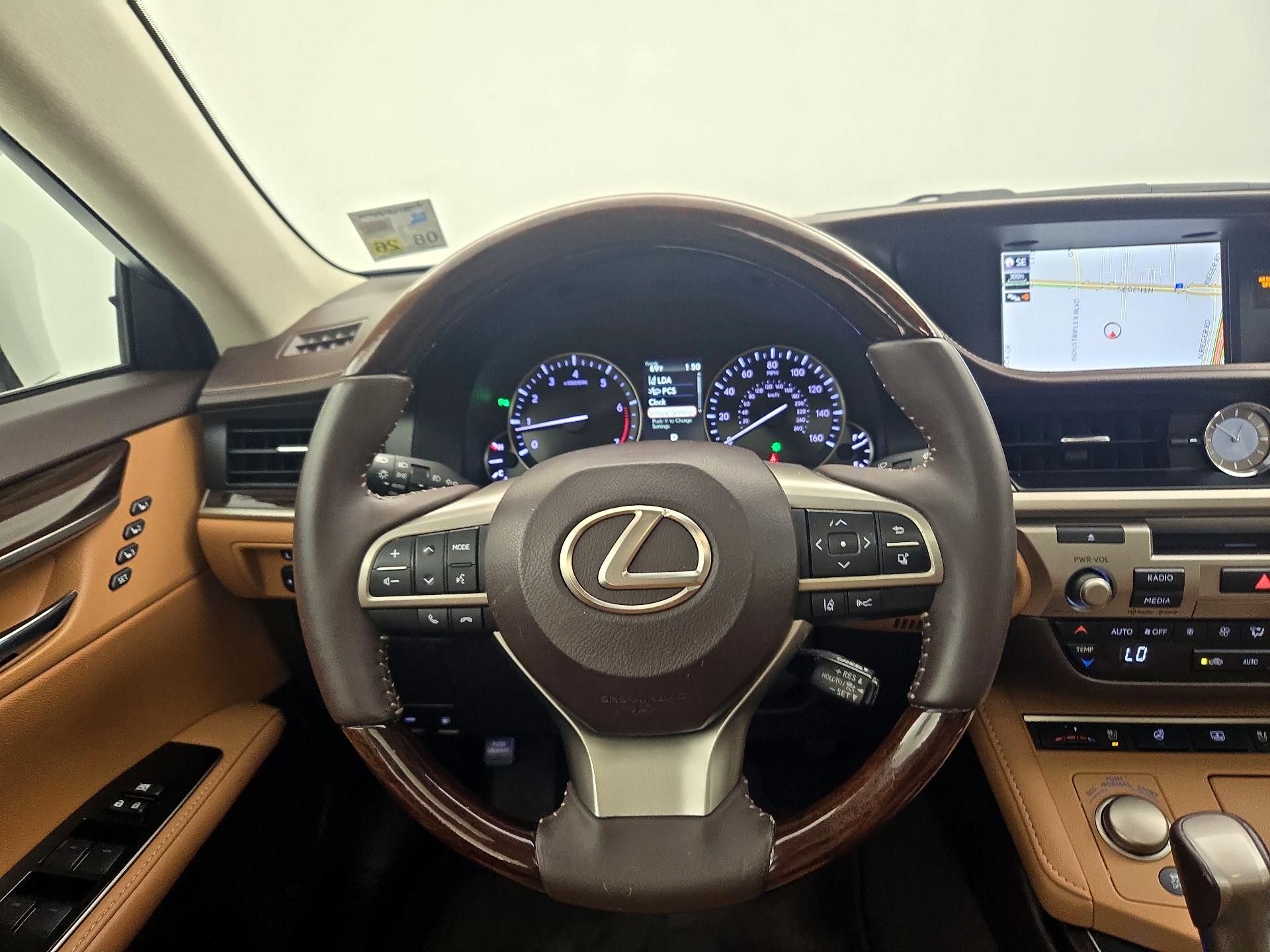 Thumbnail: 2017 Lexus ES - 10