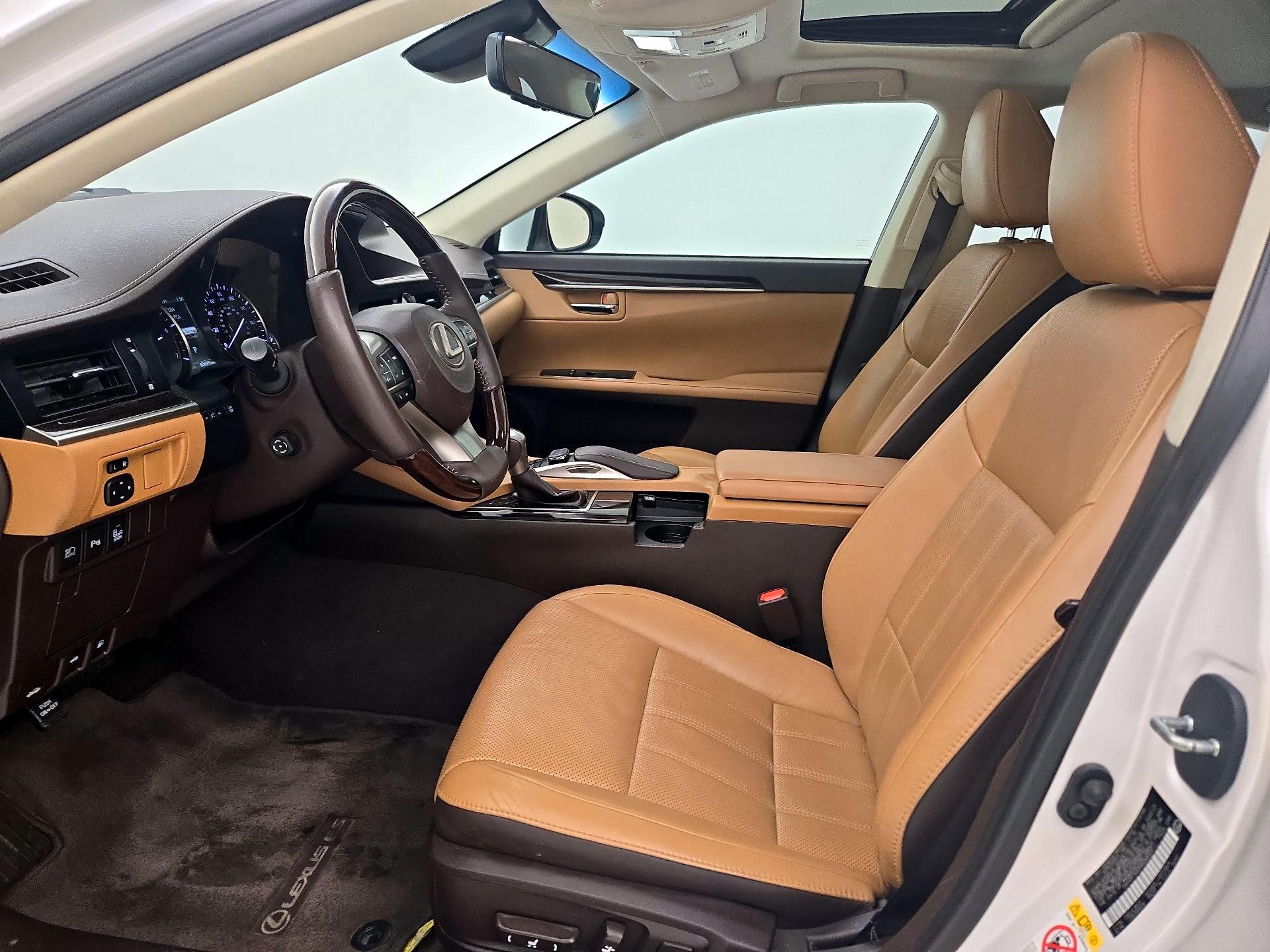 Thumbnail: 2017 Lexus ES - 11