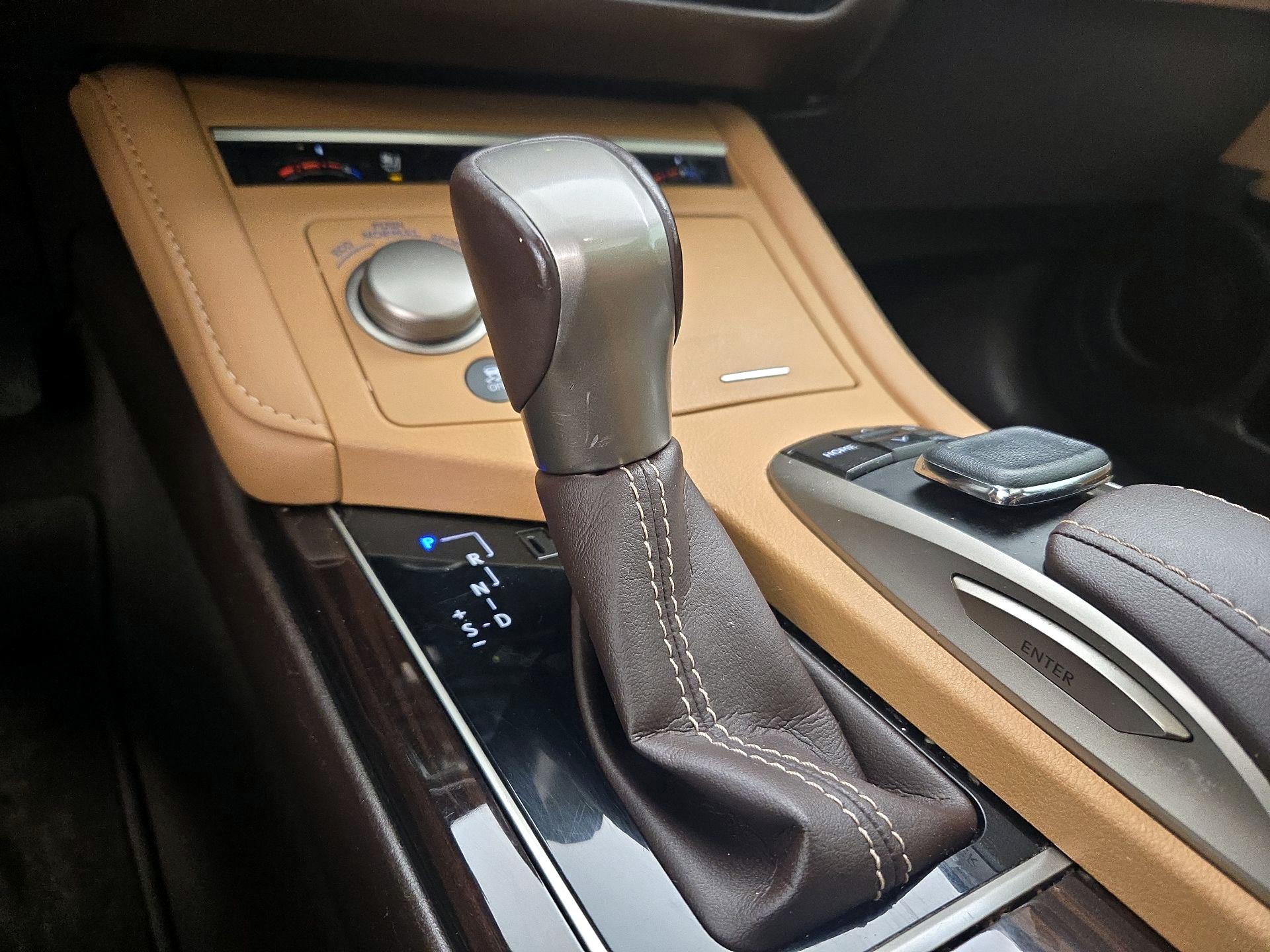 Thumbnail: 2017 Lexus ES - 18